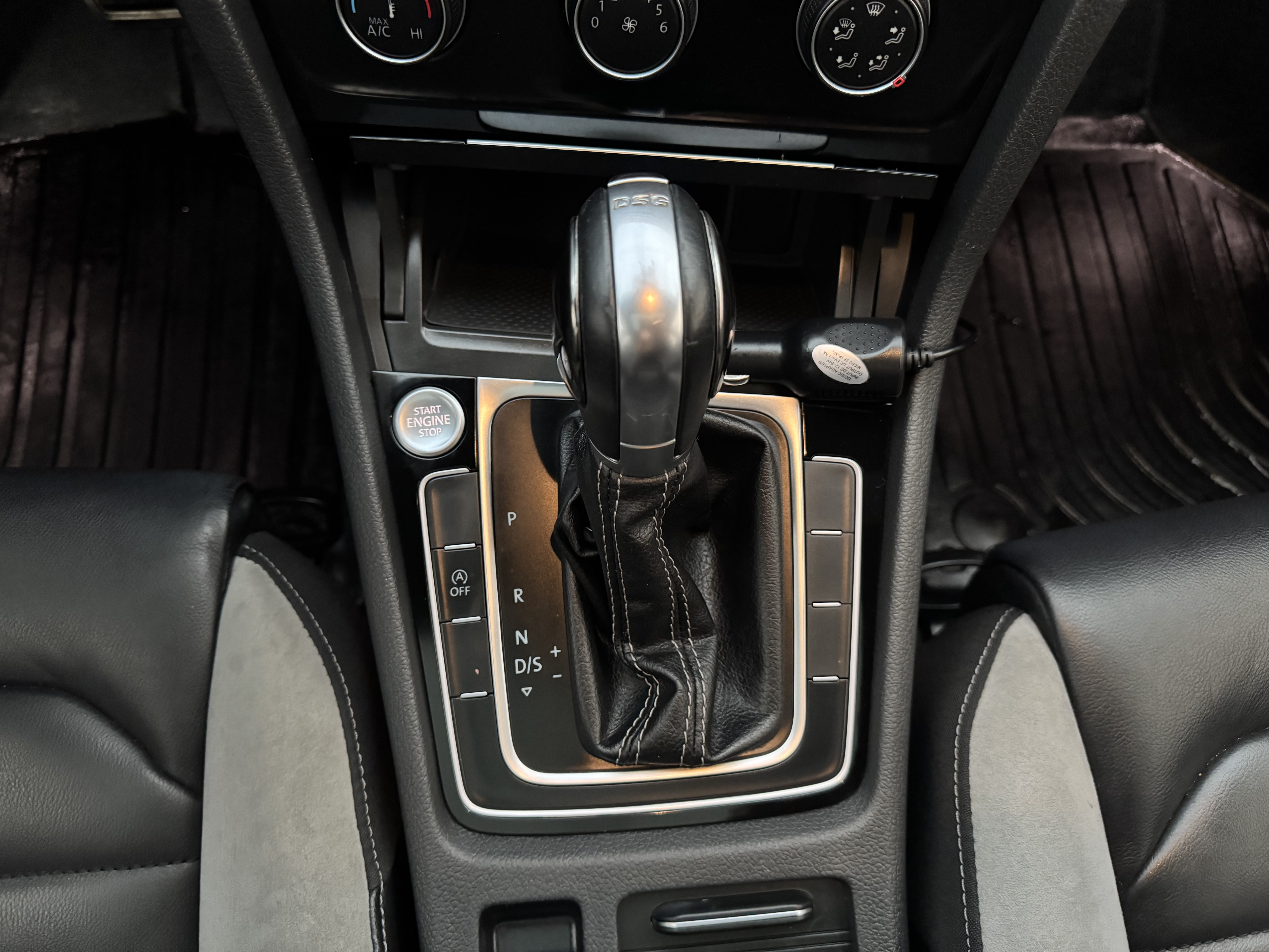 Volkswagen Golf 2018 car image #12
