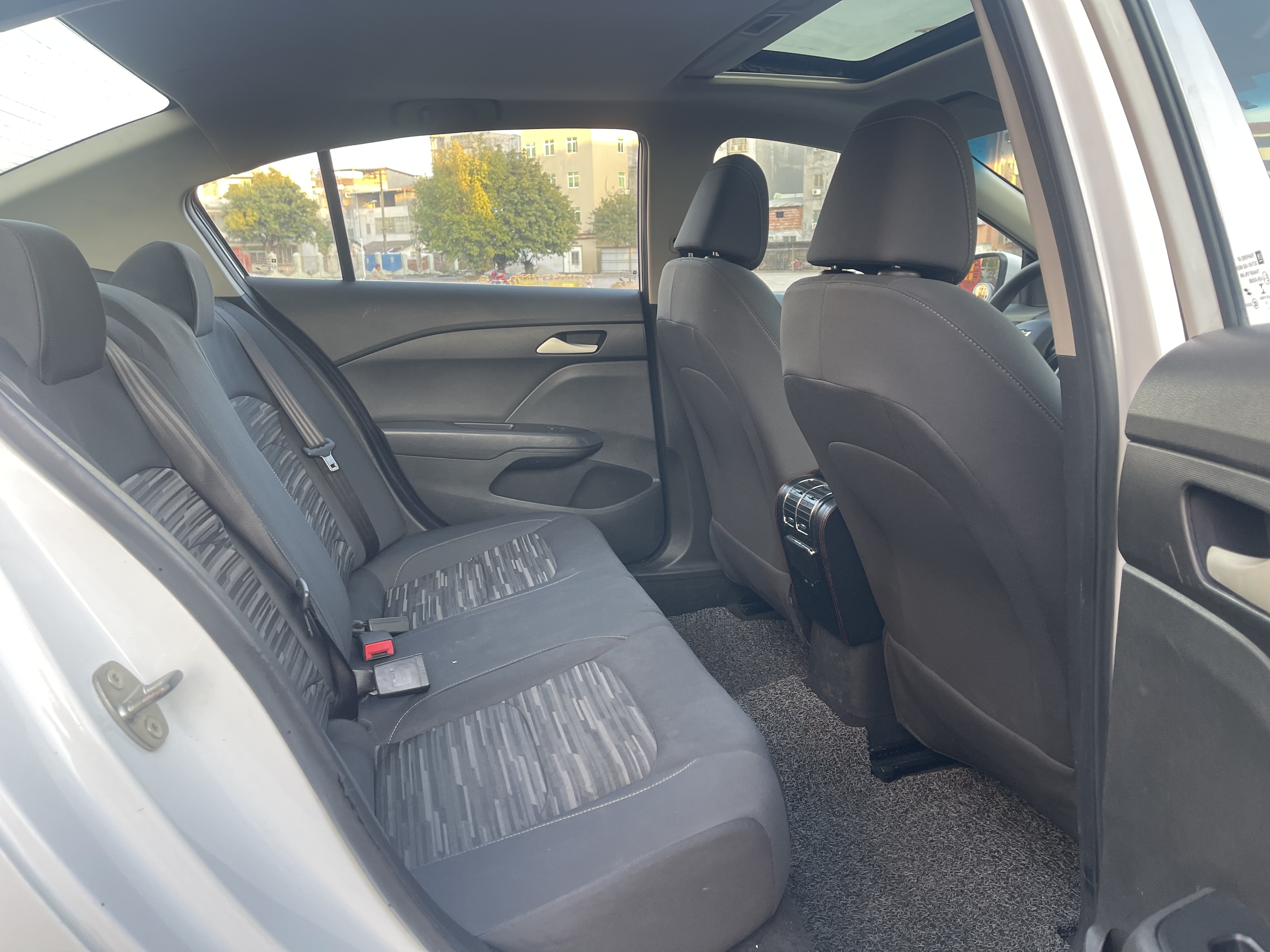 Chevrolet Cavalier 2017 car image #12