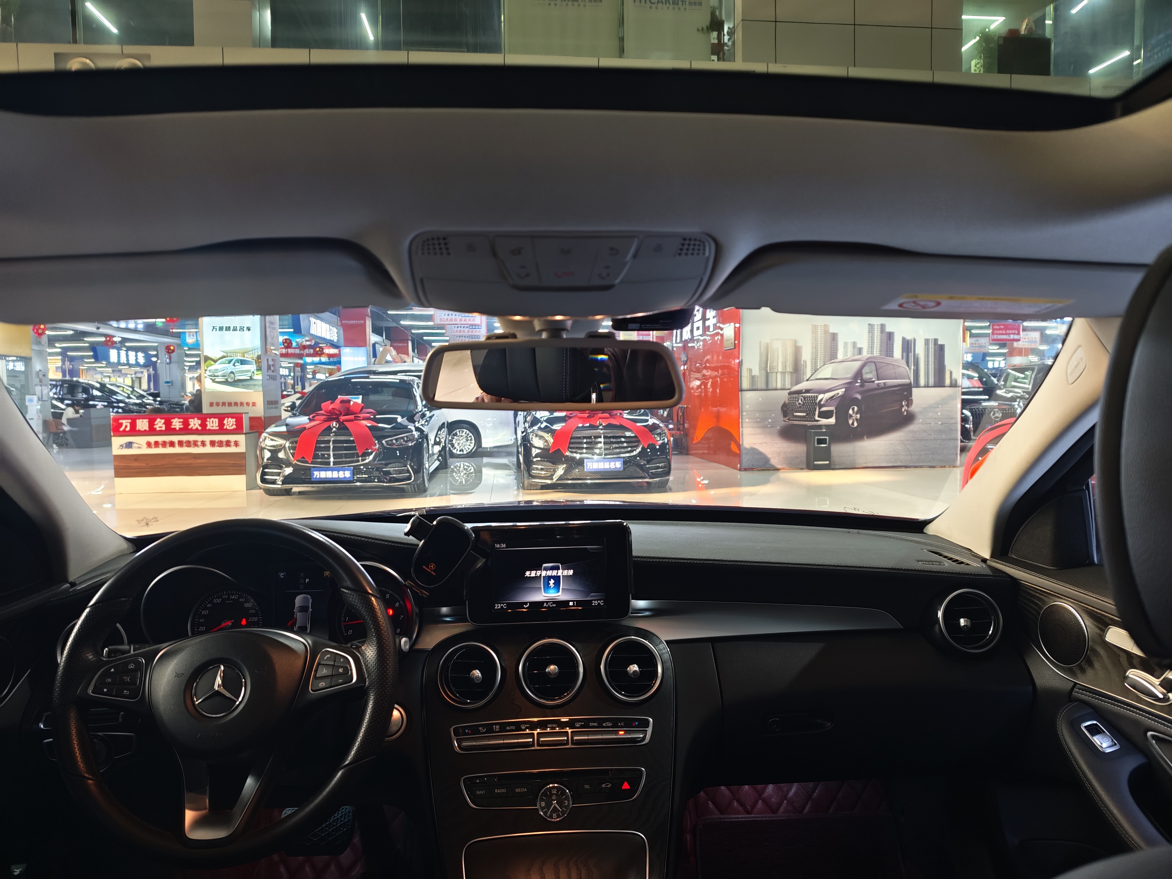 Mercedes-Benz C Class 2018 car image #12