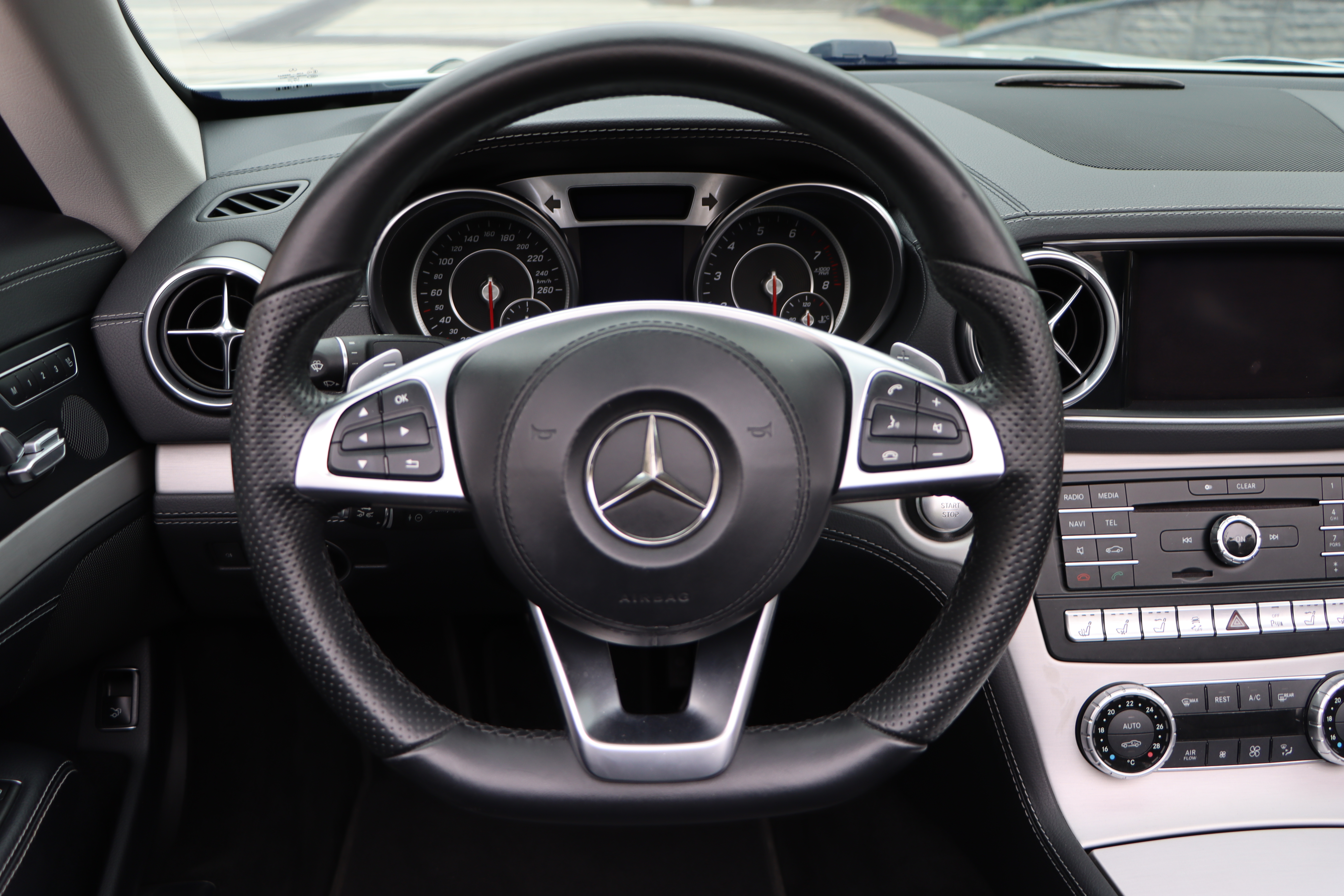 Mercedes-Benz SL Class 2019 car image #12