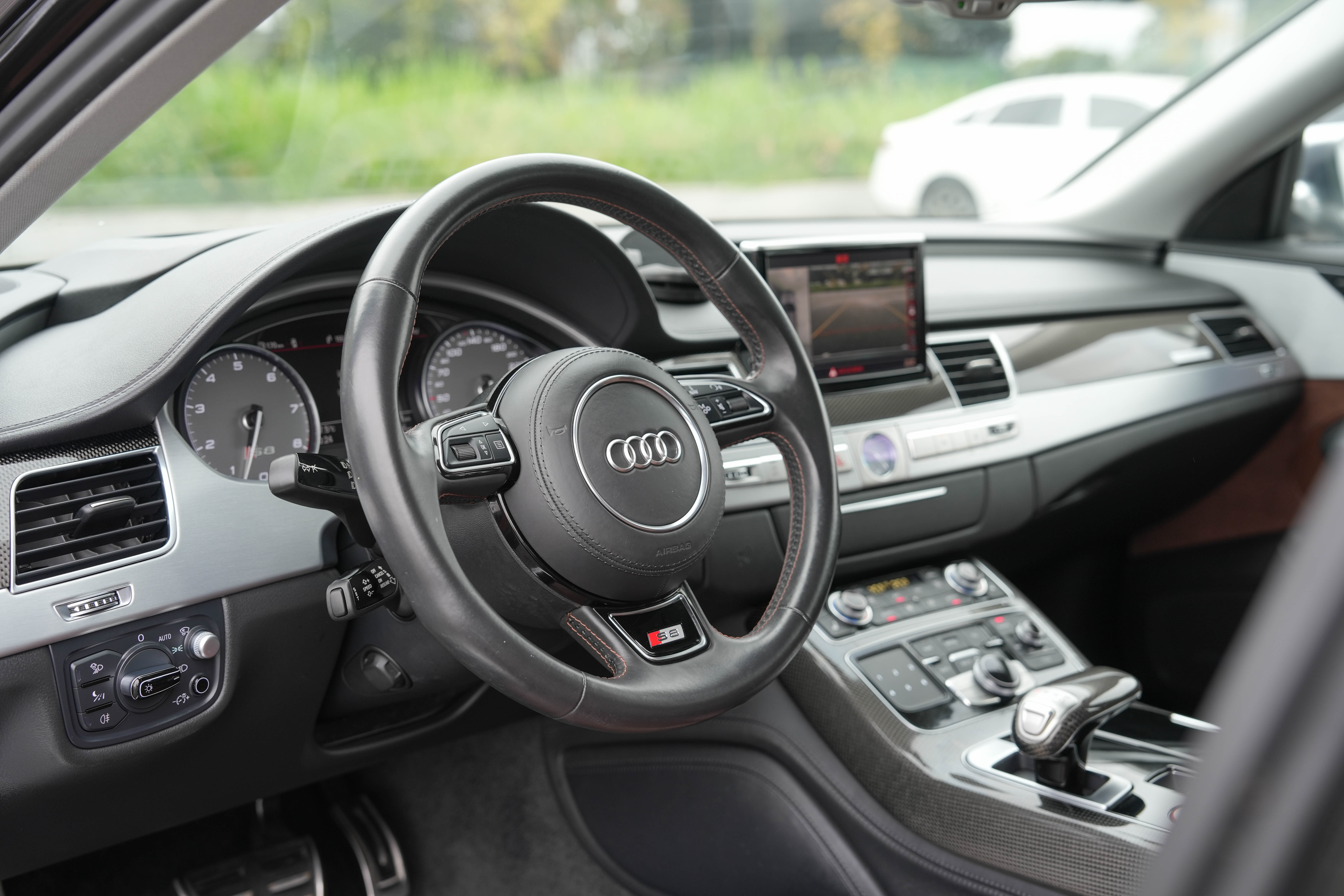 Audi S8 2017 car image #12