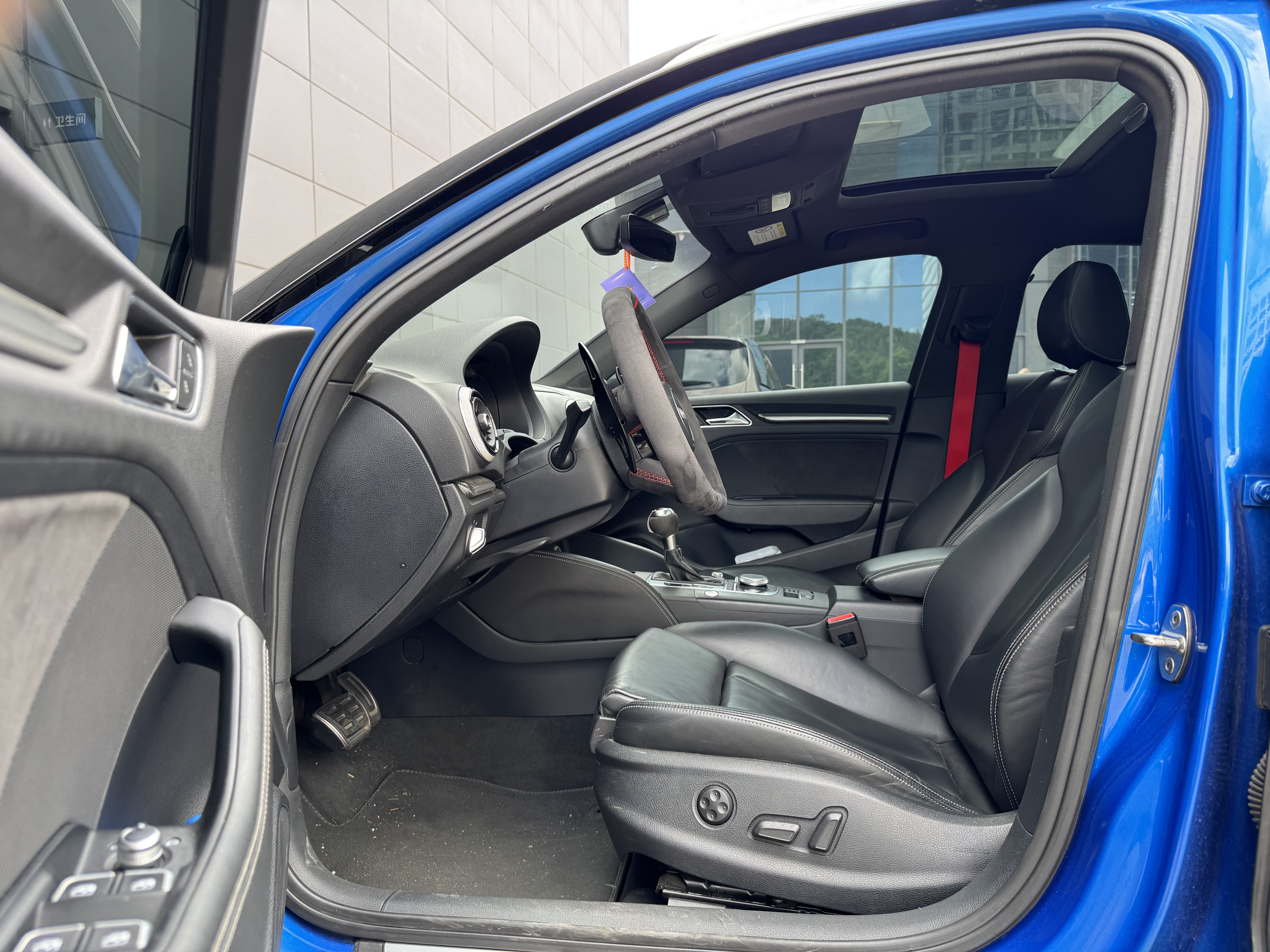 Audi RS 3 2018 car image #12