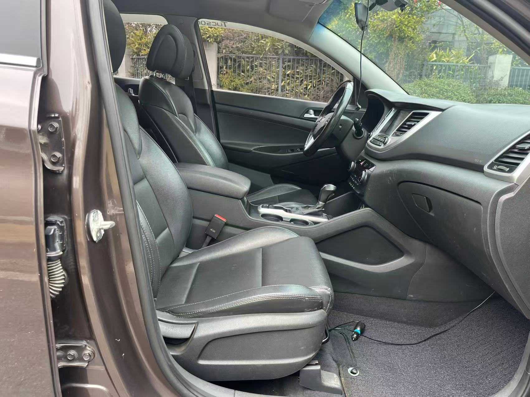 Hyundai Tucson 2017 immagine di auto #12