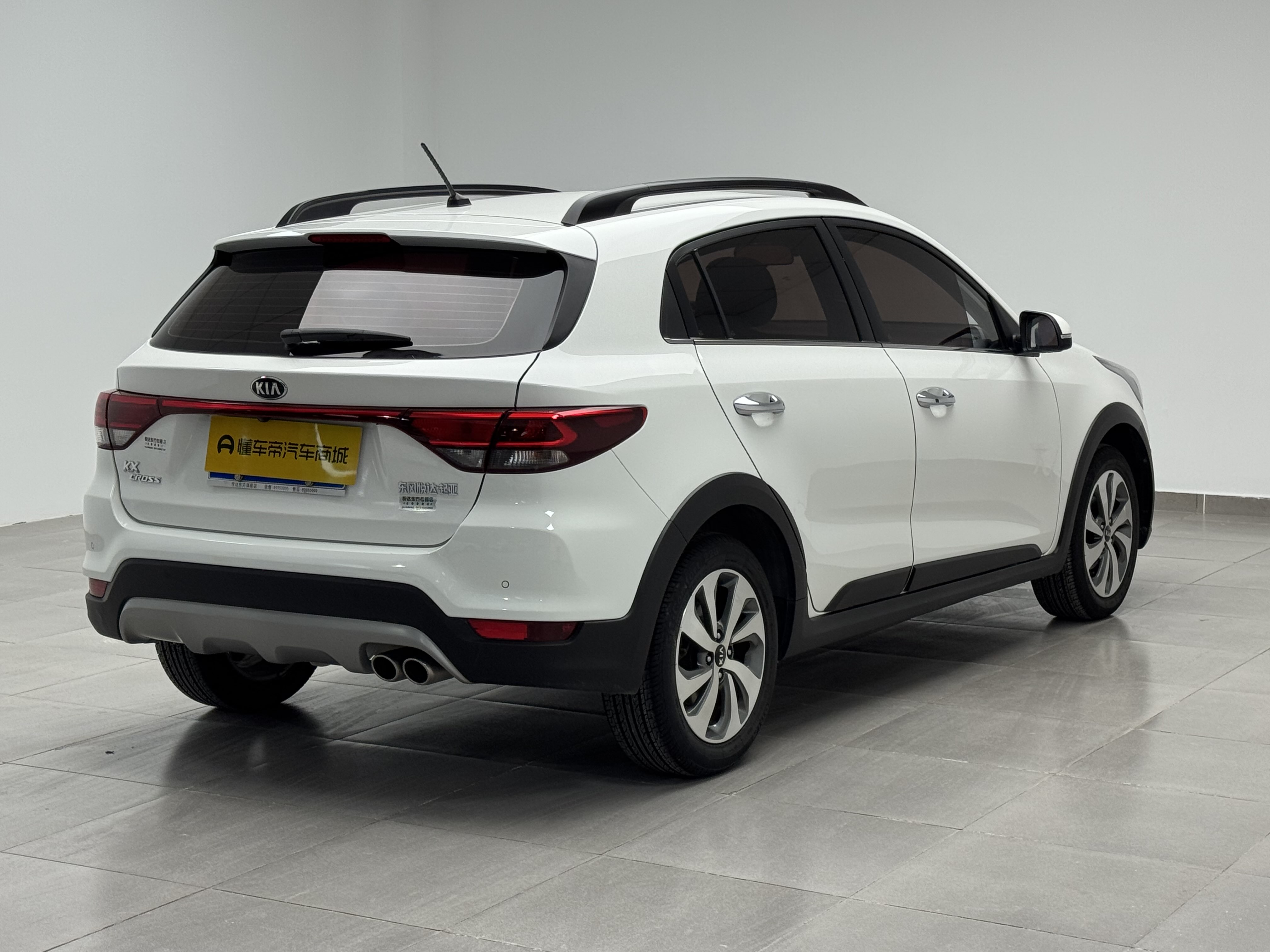 Kia Rio Cross 2018 صورة سيارة #12