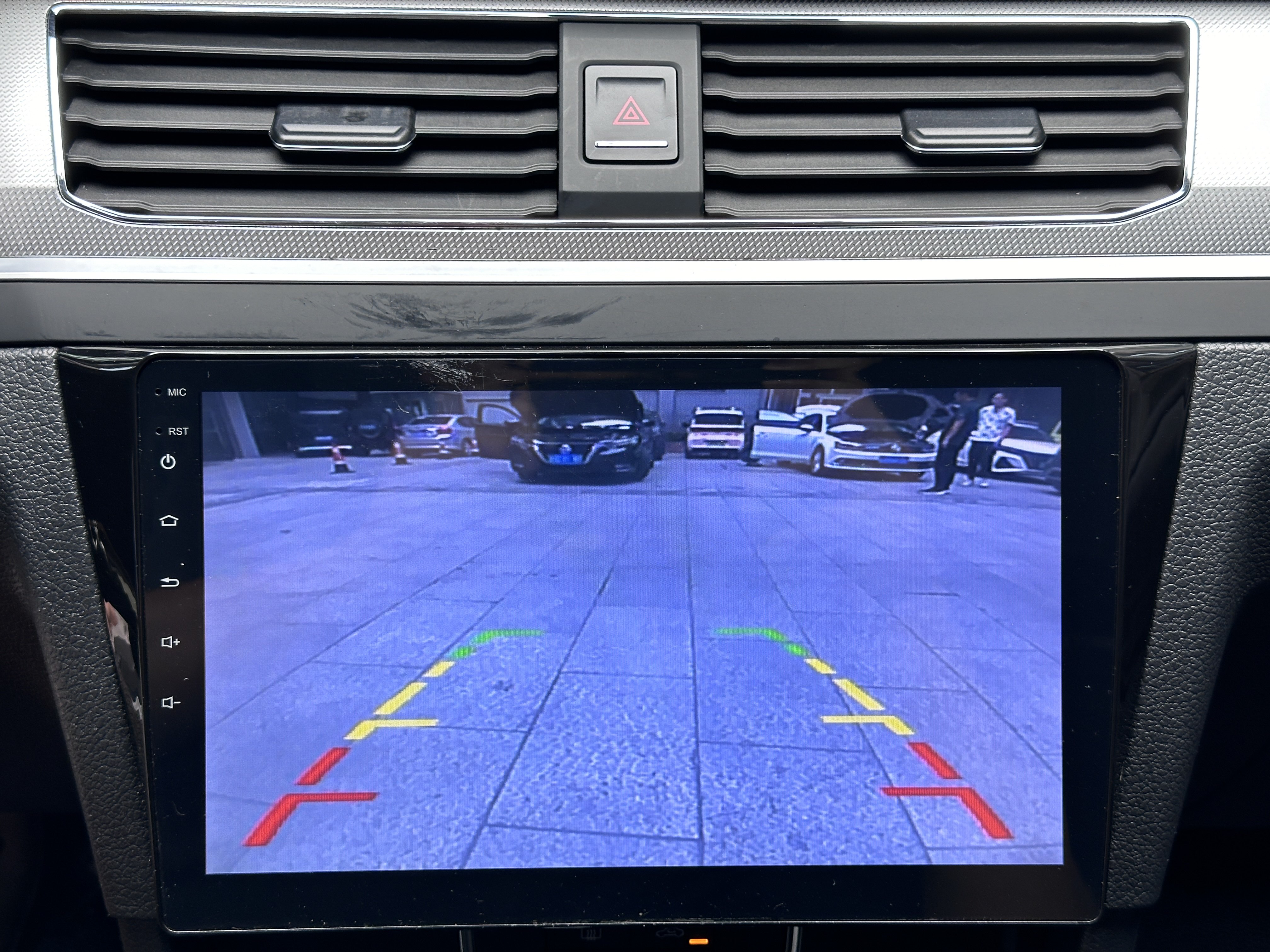 Volkswagen C-Trek 2018 immagine di auto #12