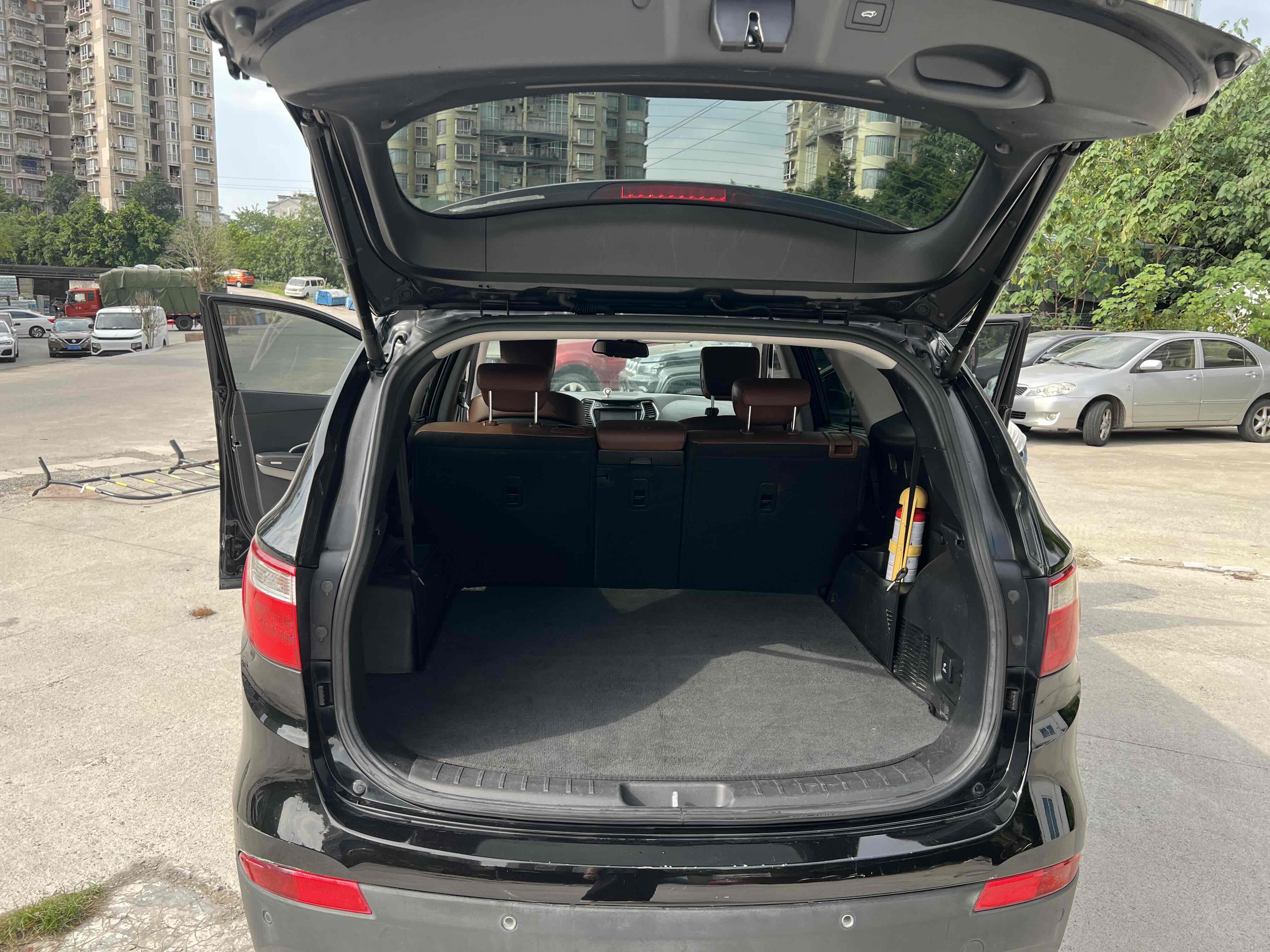 Hyundai Grand Santa Fe 2014 car image #12