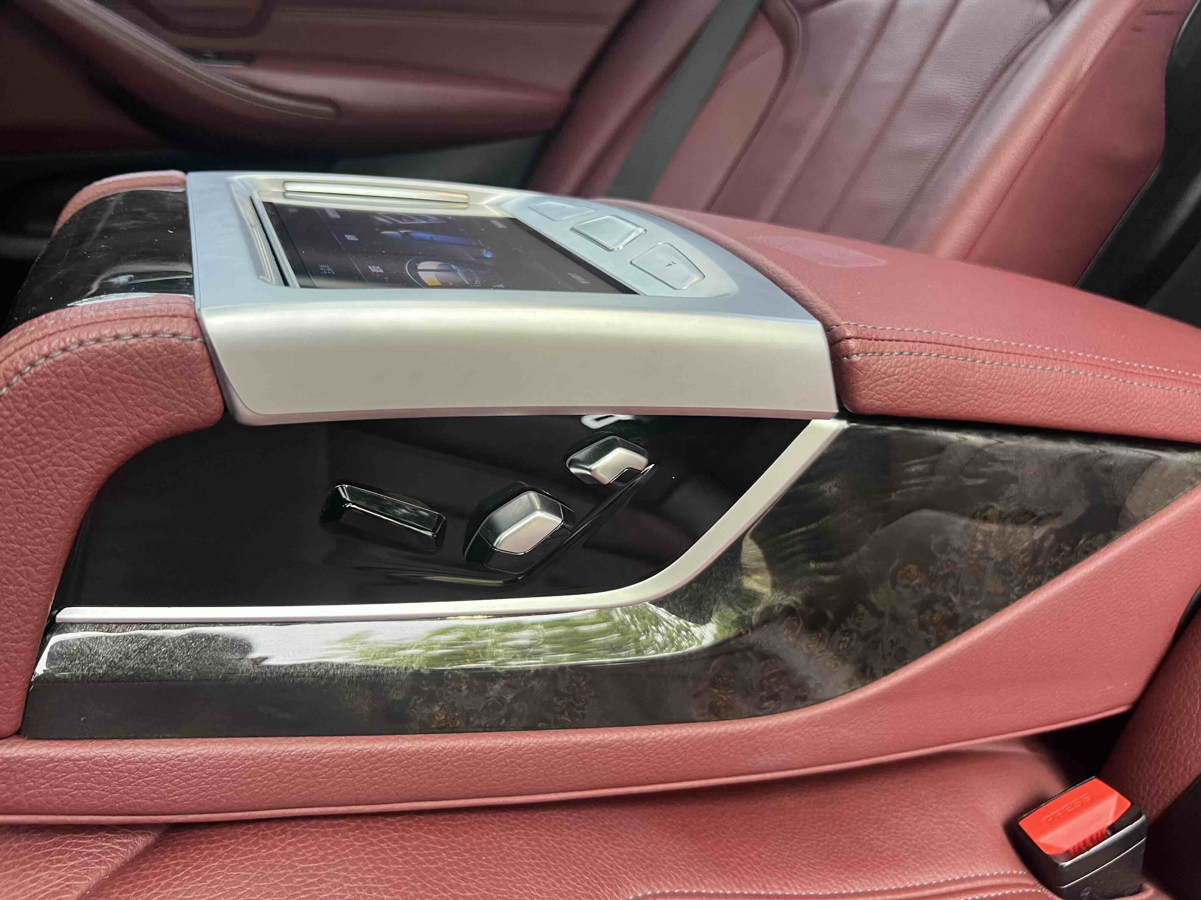 BMW 5 Series 2017 car image #12