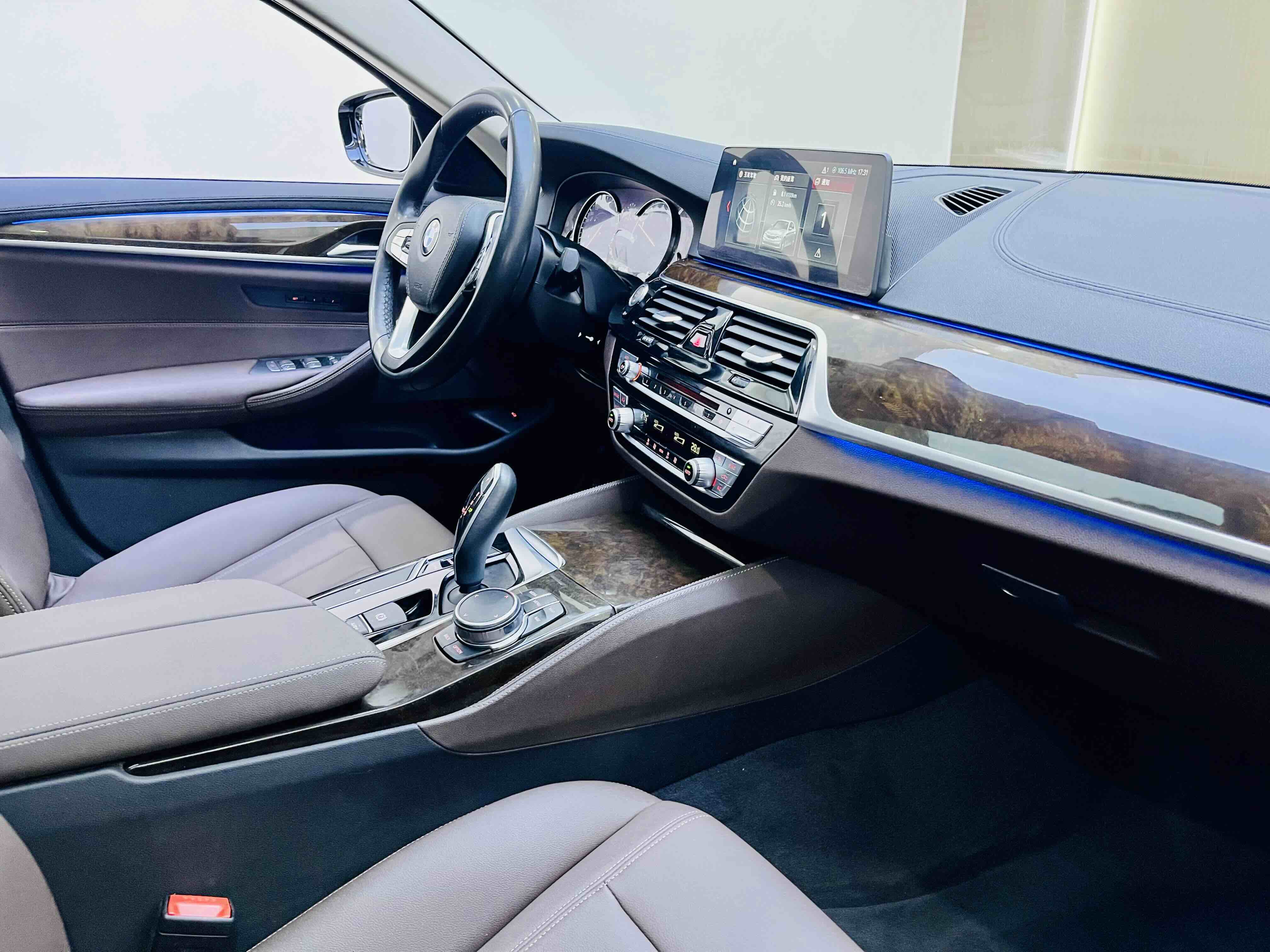 BMW 5 Series 2018 #12 BMW 5 Series 2018 car image #12