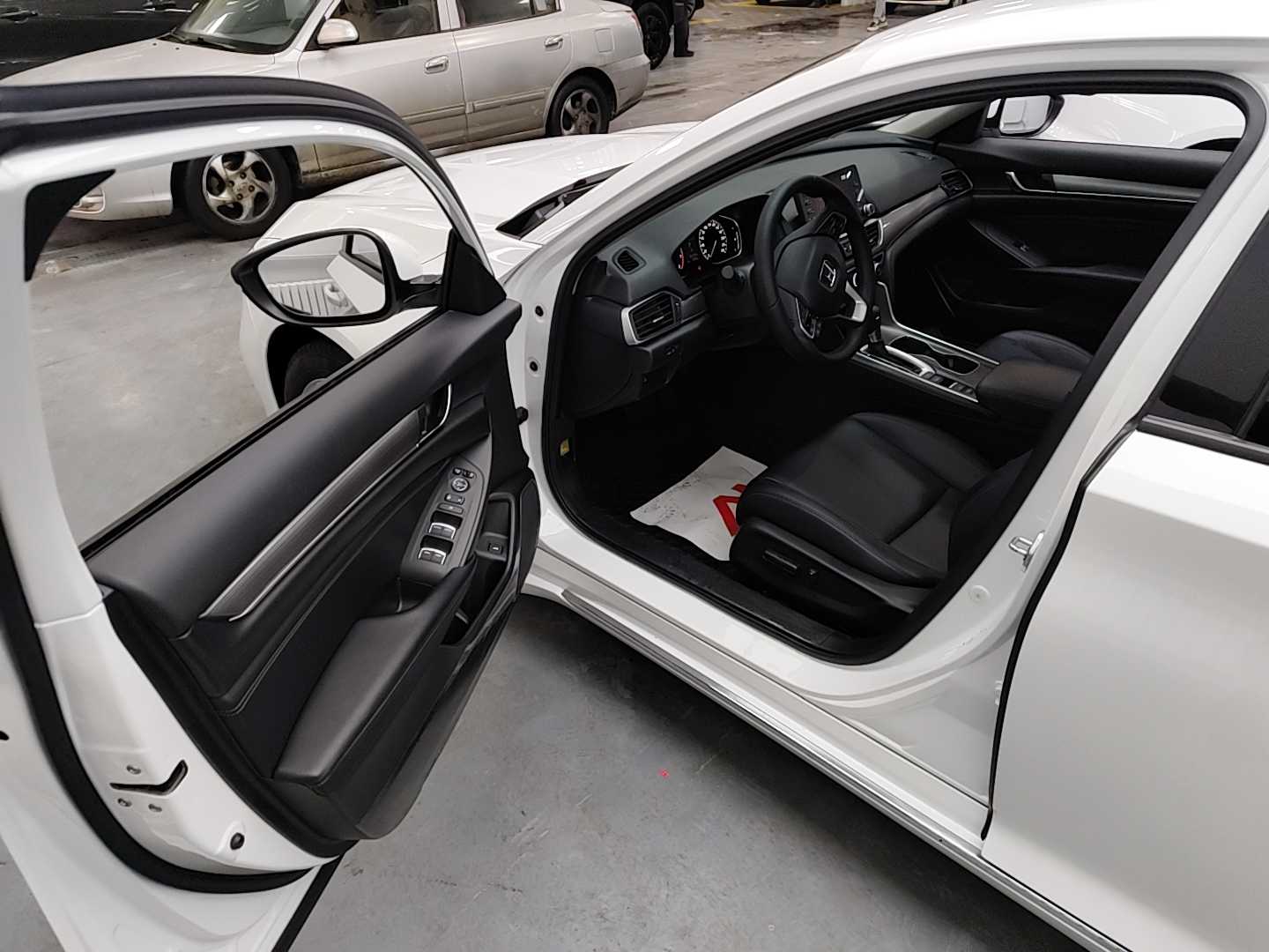 Honda Accord 2018 car image #12