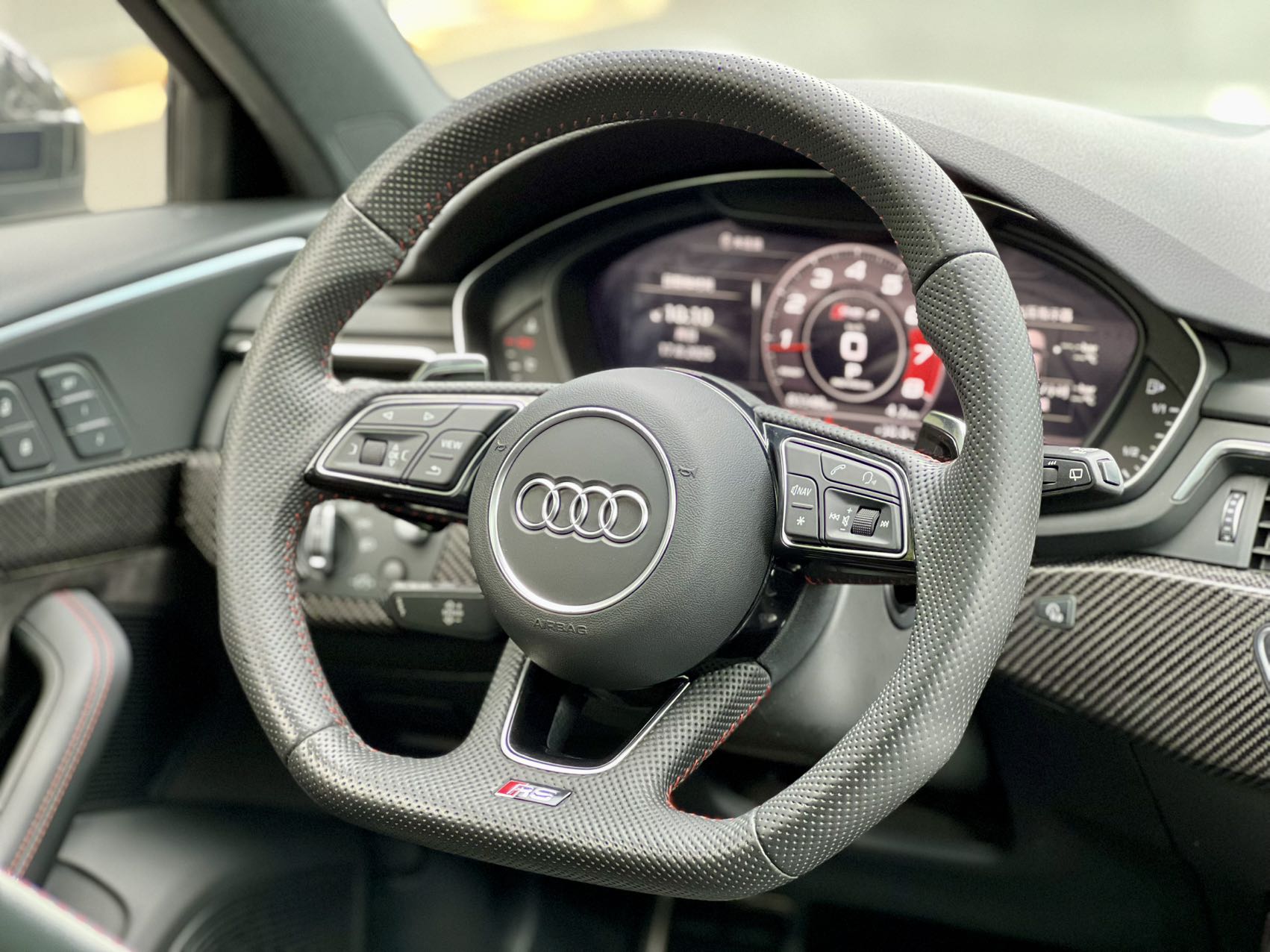 Audi RS 4 2019 car image #12