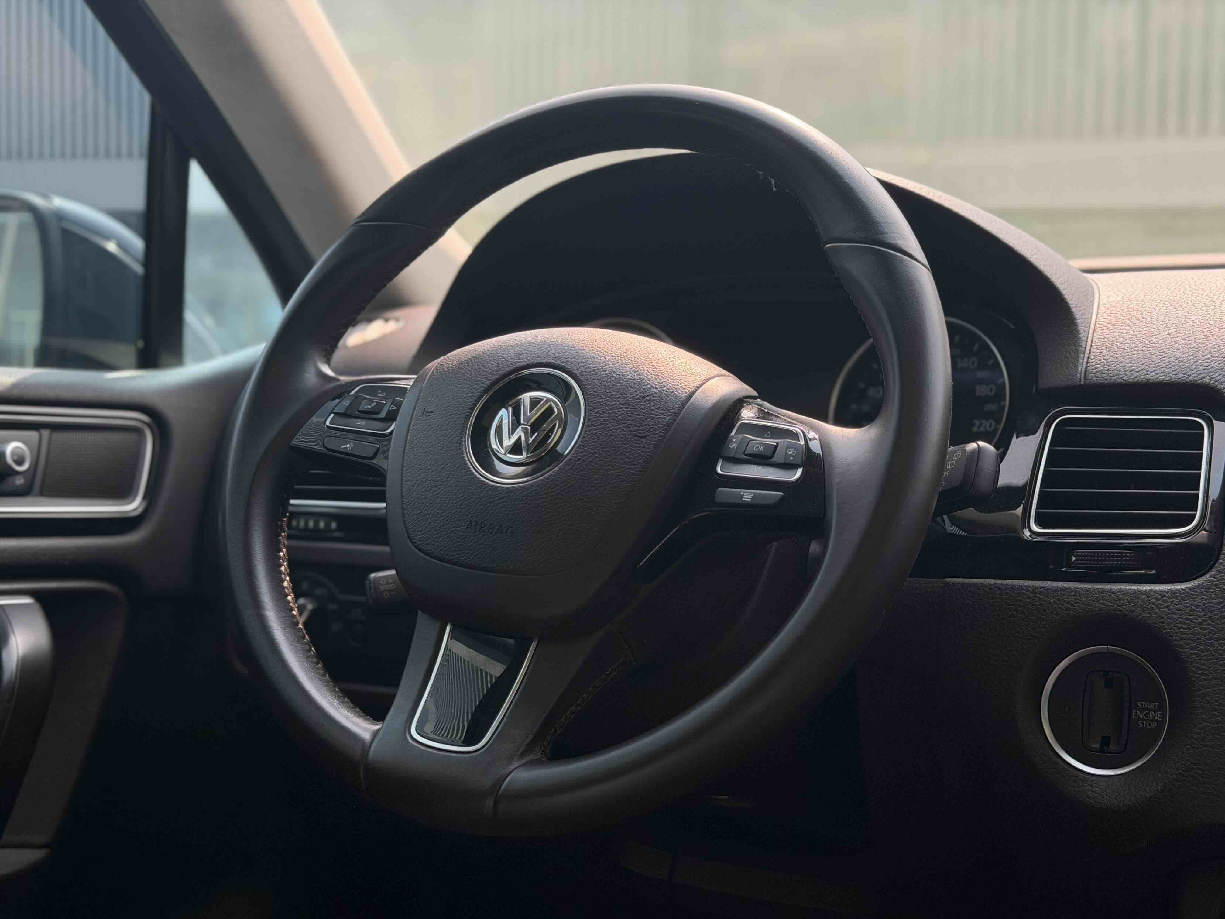 Volkswagen Touareg 2018 immagine di auto #12