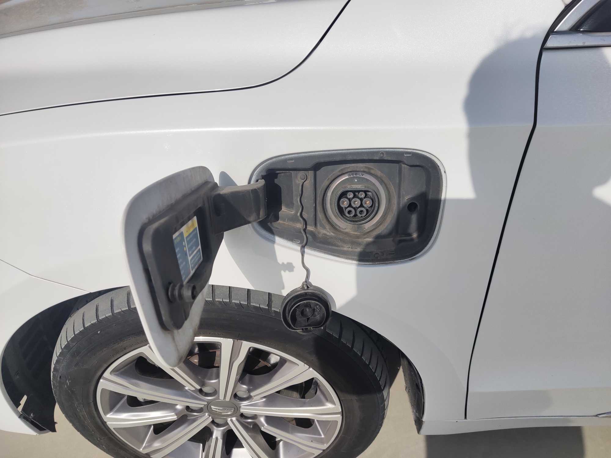 GEELY Ulion New Energy 2018 car image #12