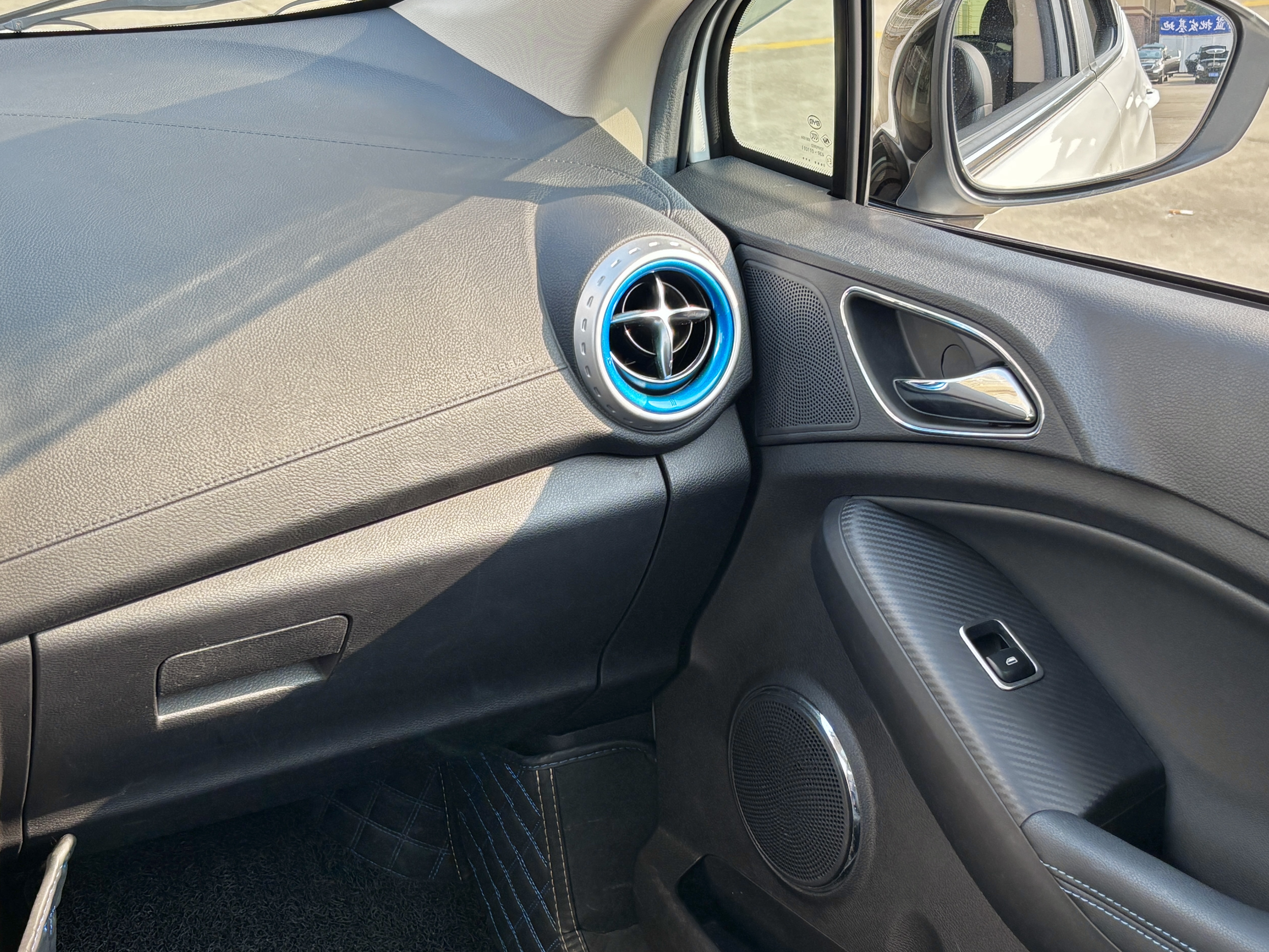 BYD Yuan New Energy 2018 car image #12