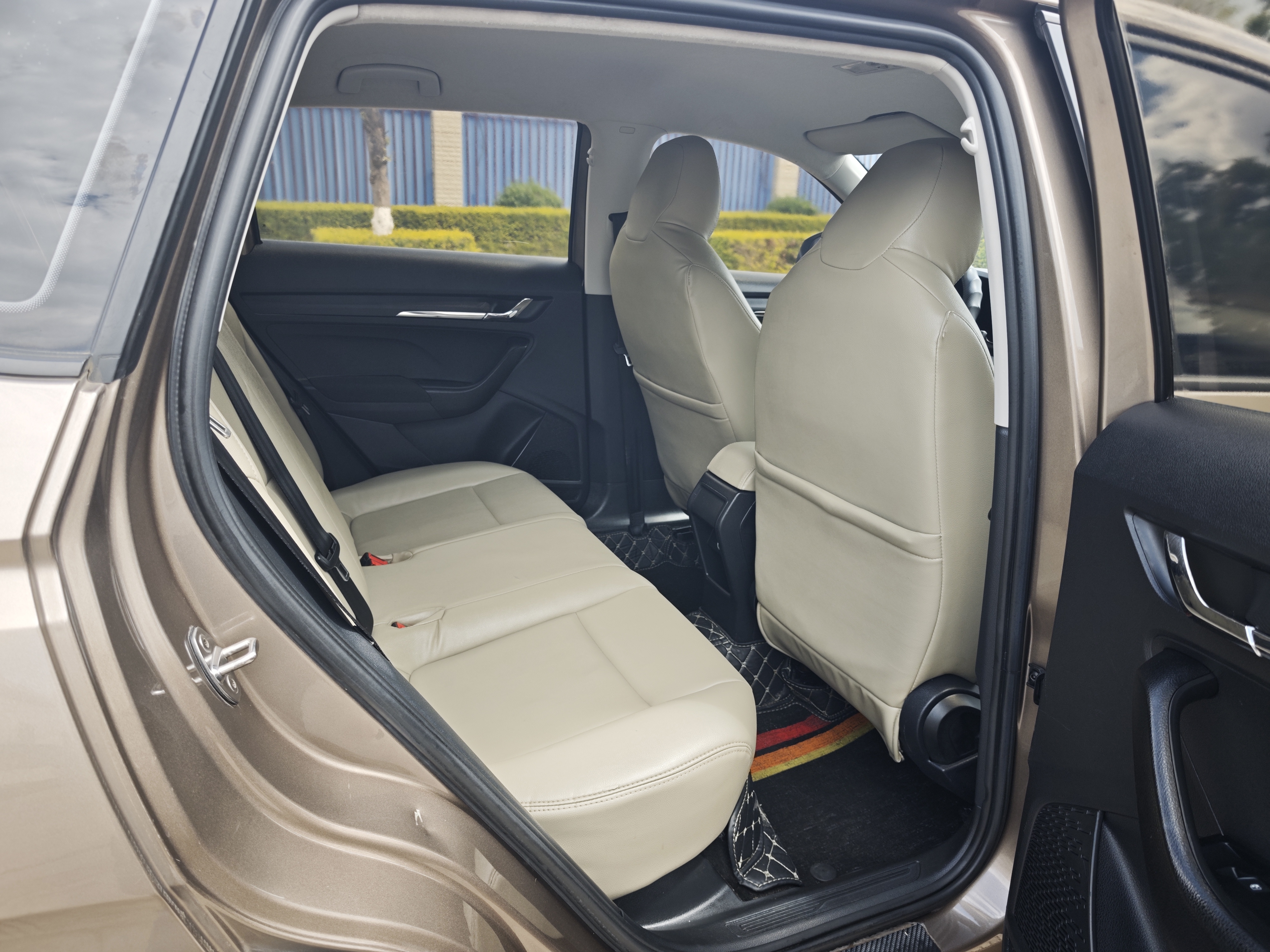 Skoda Kamiq 2019 car image #12