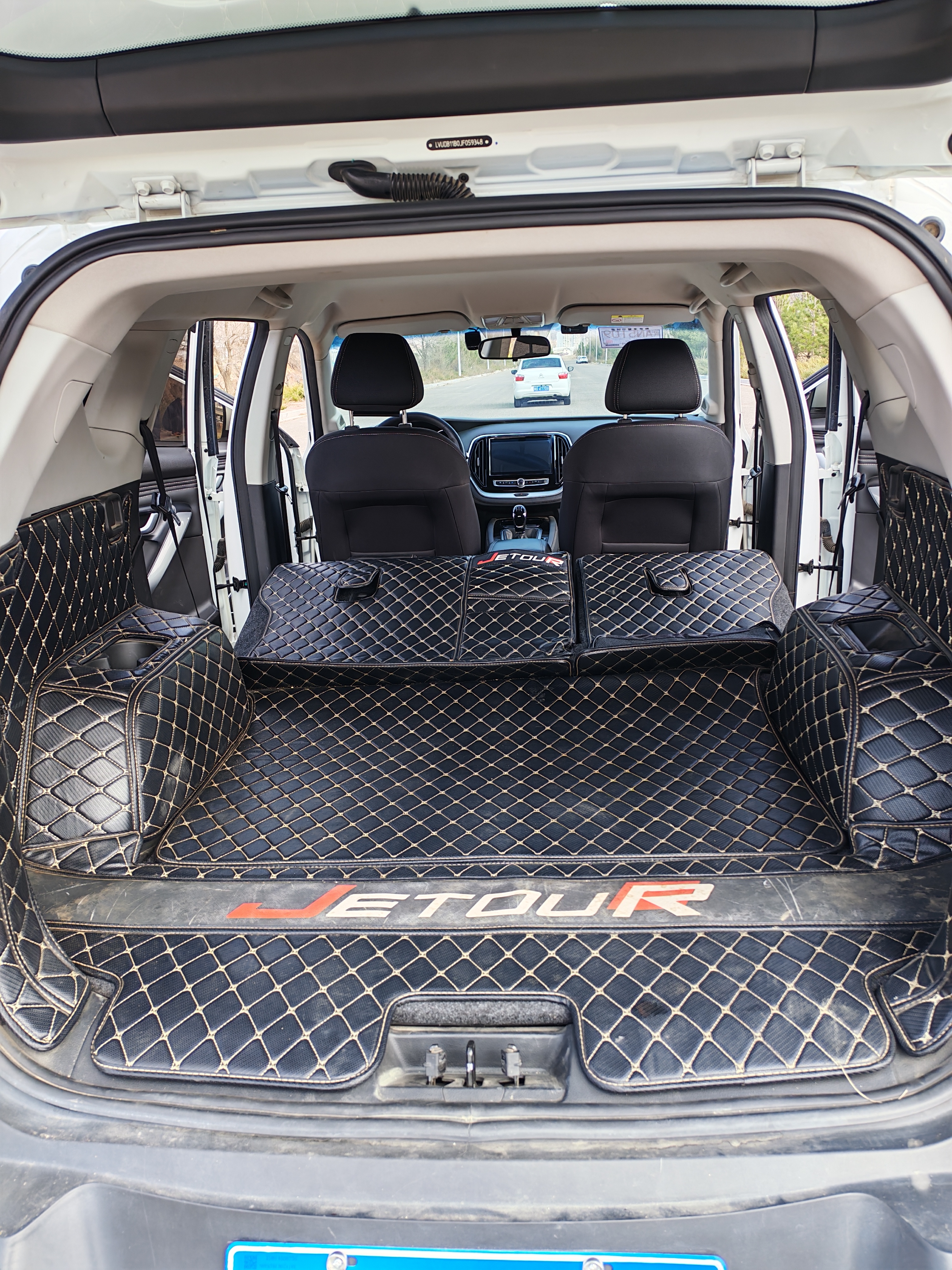 X70 2019 car image #12
