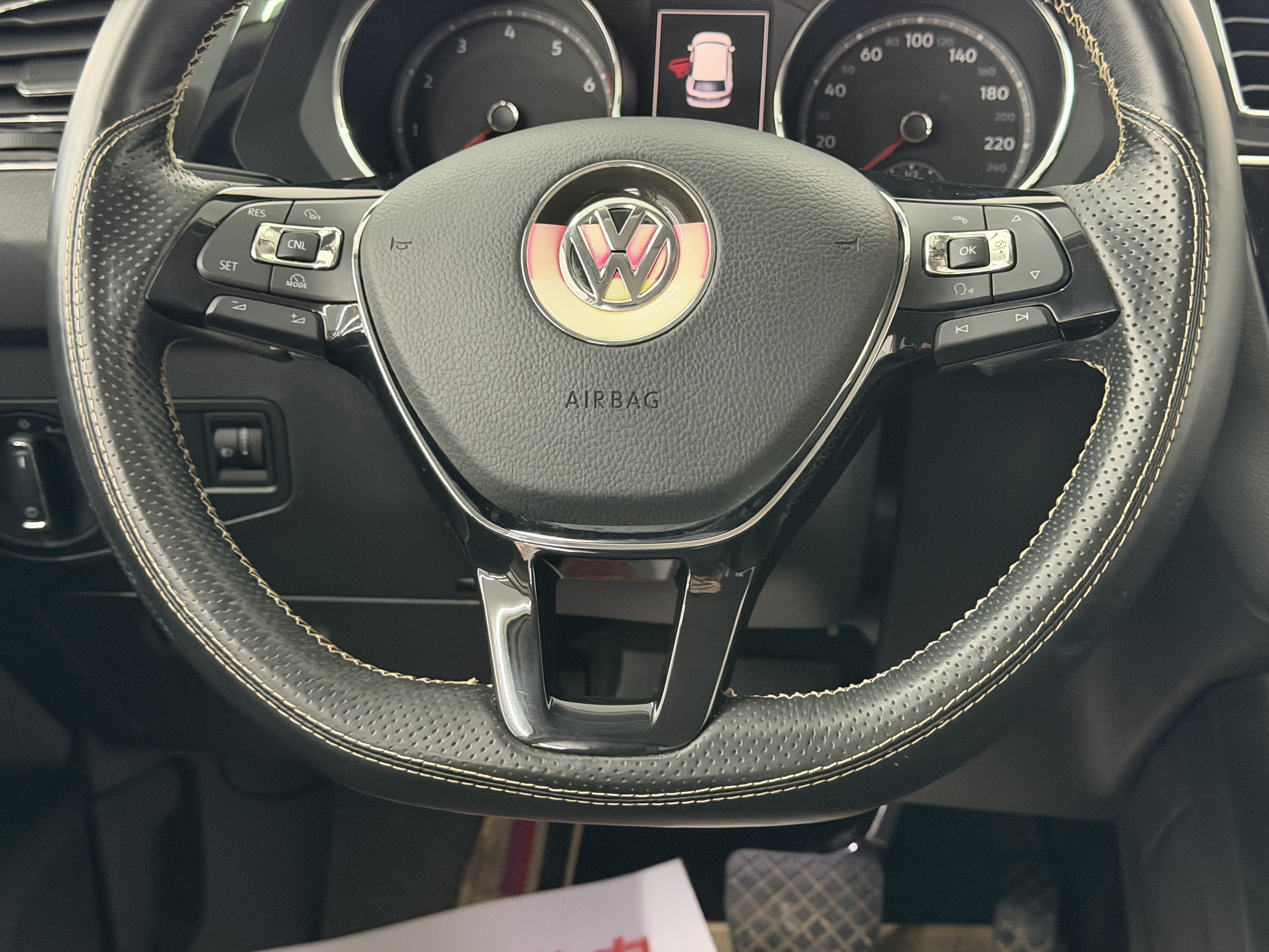 Volkswagen Tiguan L 2018 immagine di auto #12