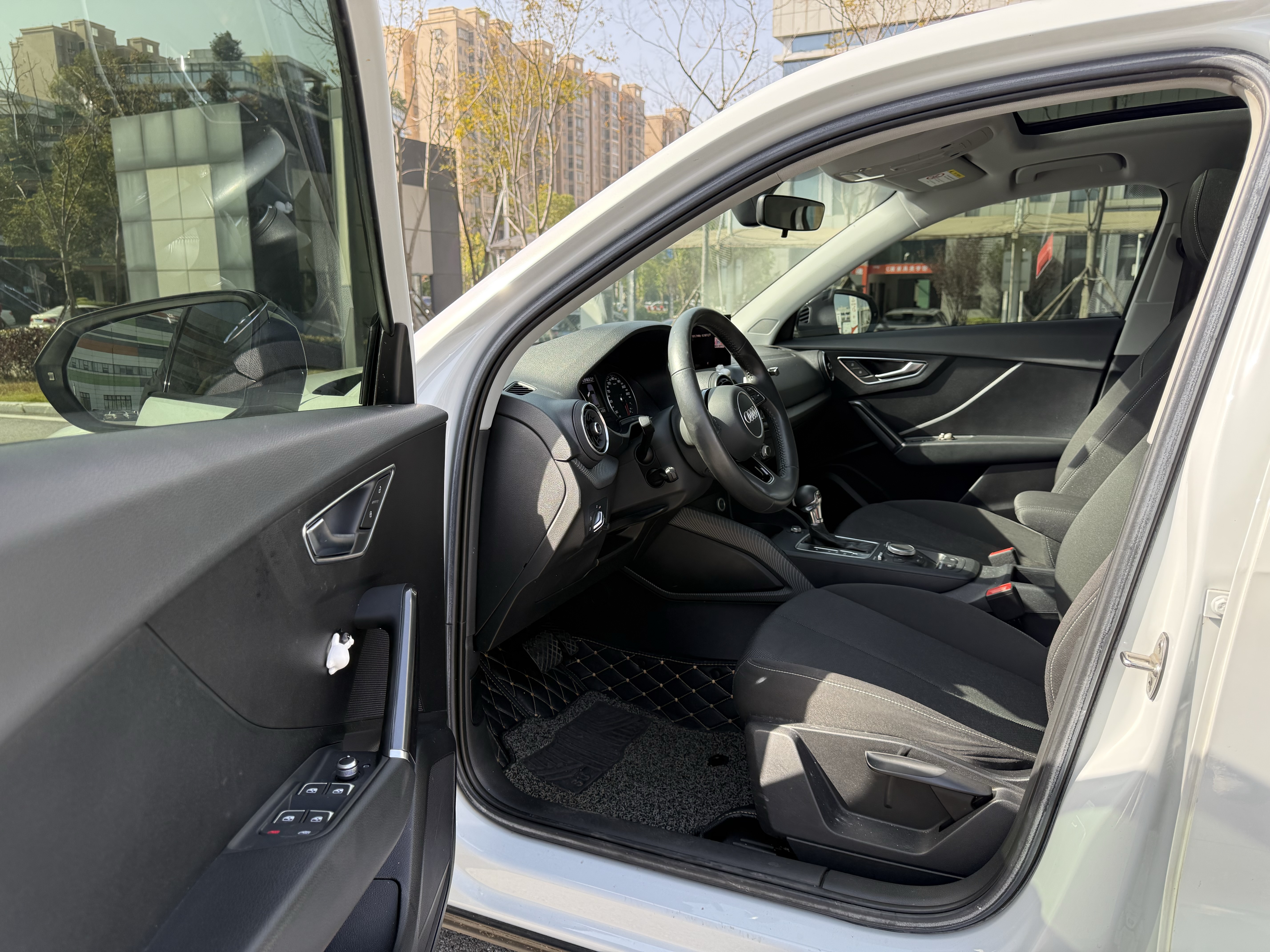 Audi Q2L 2019 #12 Audi Q2L 2019 car image #12