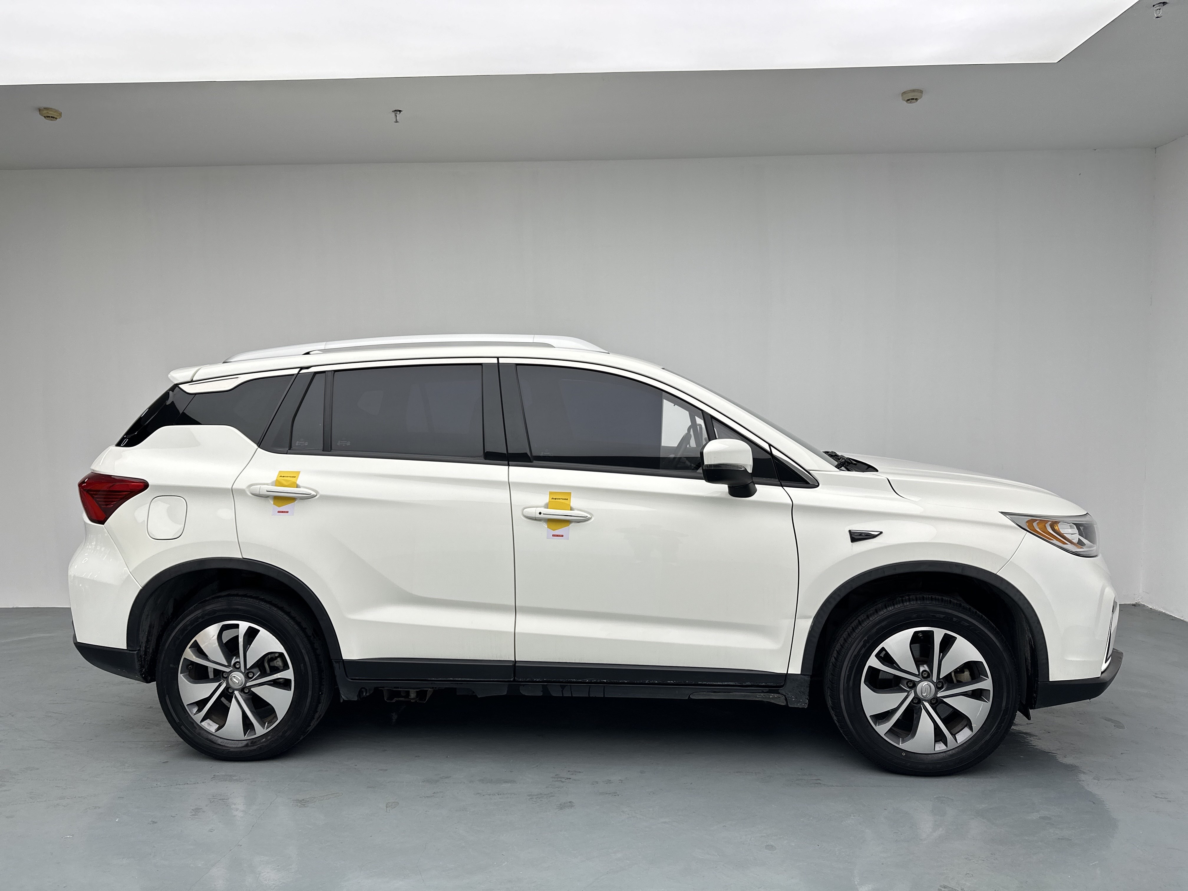 GAC ix4 2018 #12 GAC ix4 2018 car image #12