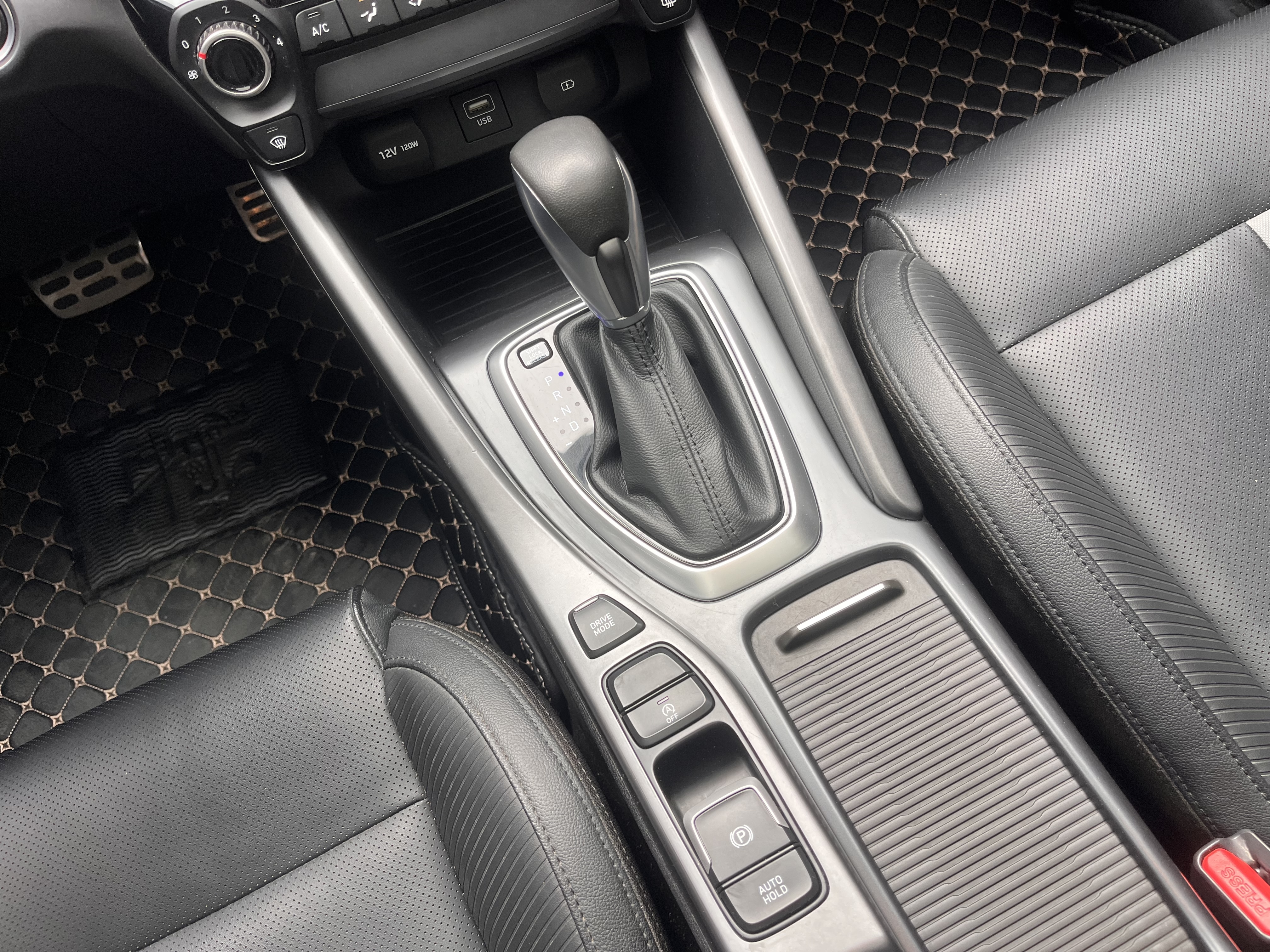 Hyundai Lafesta 2019 car image #12