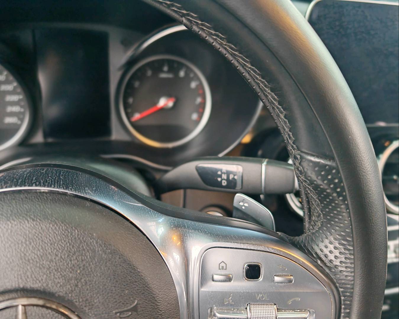 Mercedes-Benz C Class 2019 car image #12