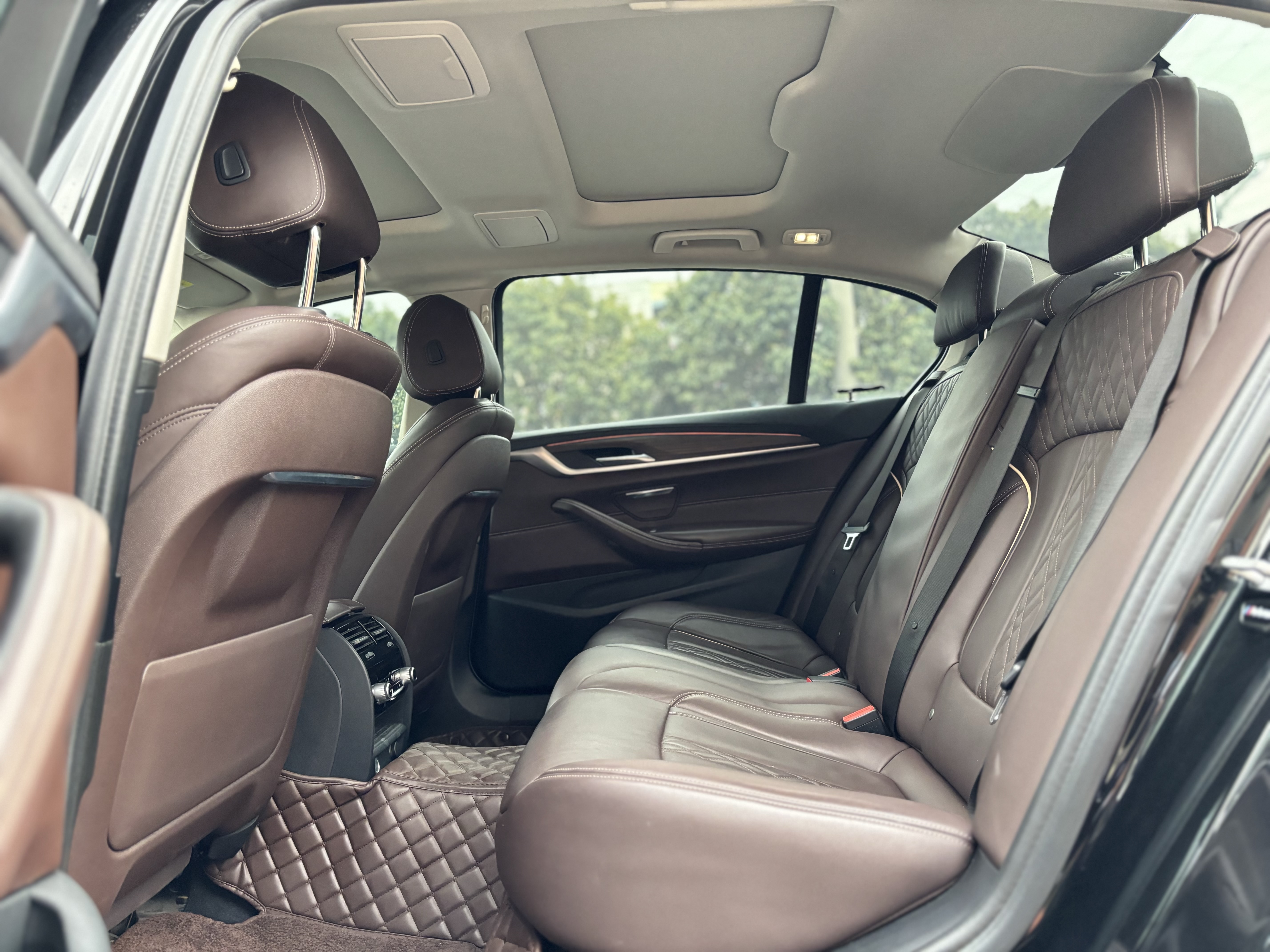 BMW 5 Series 2019 #12 BMW 5 Series 2019 car image #12