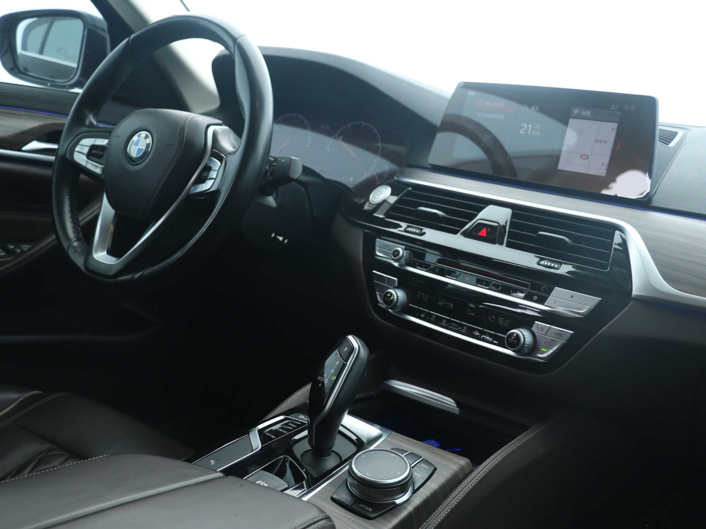 BMW 5 Series 2019 car image #12