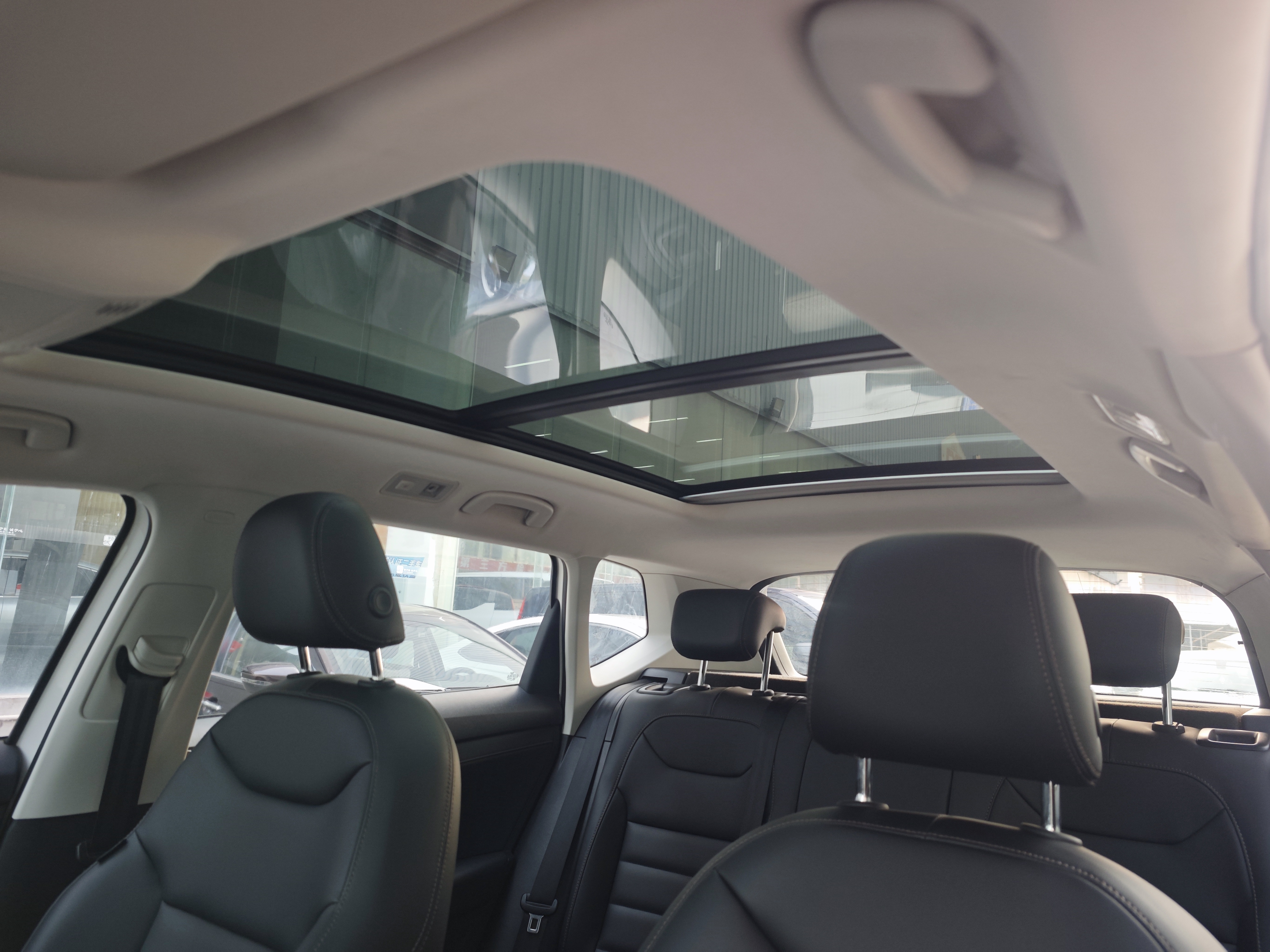Volkswagen Tharu 2019 car image #12
