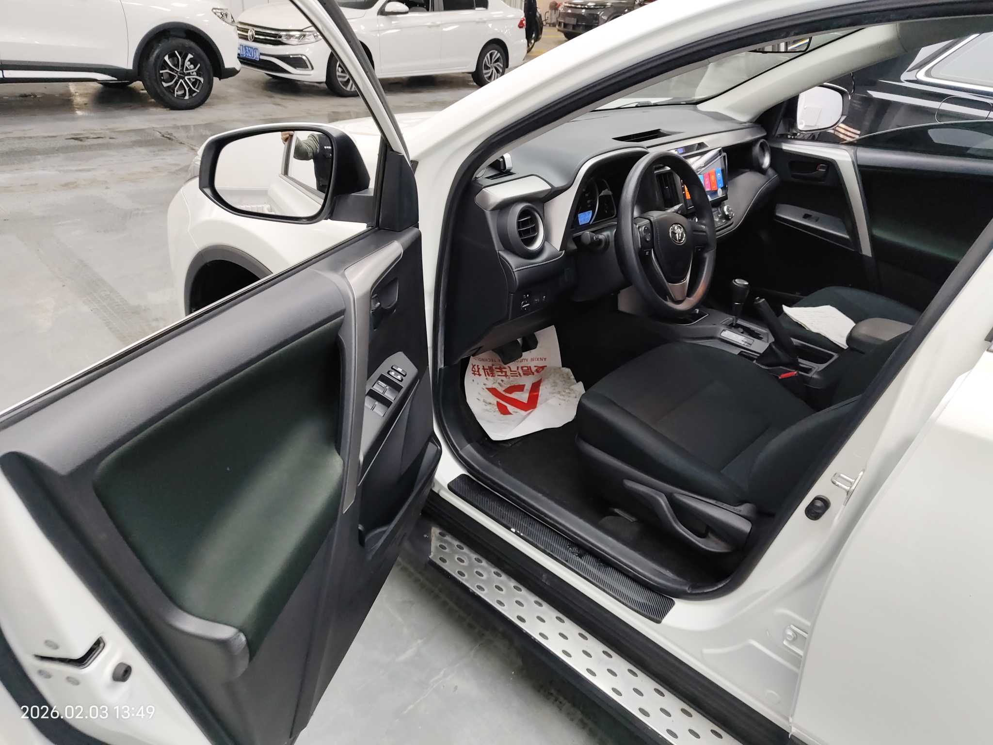 Toyota RAV4 2019 car image #12