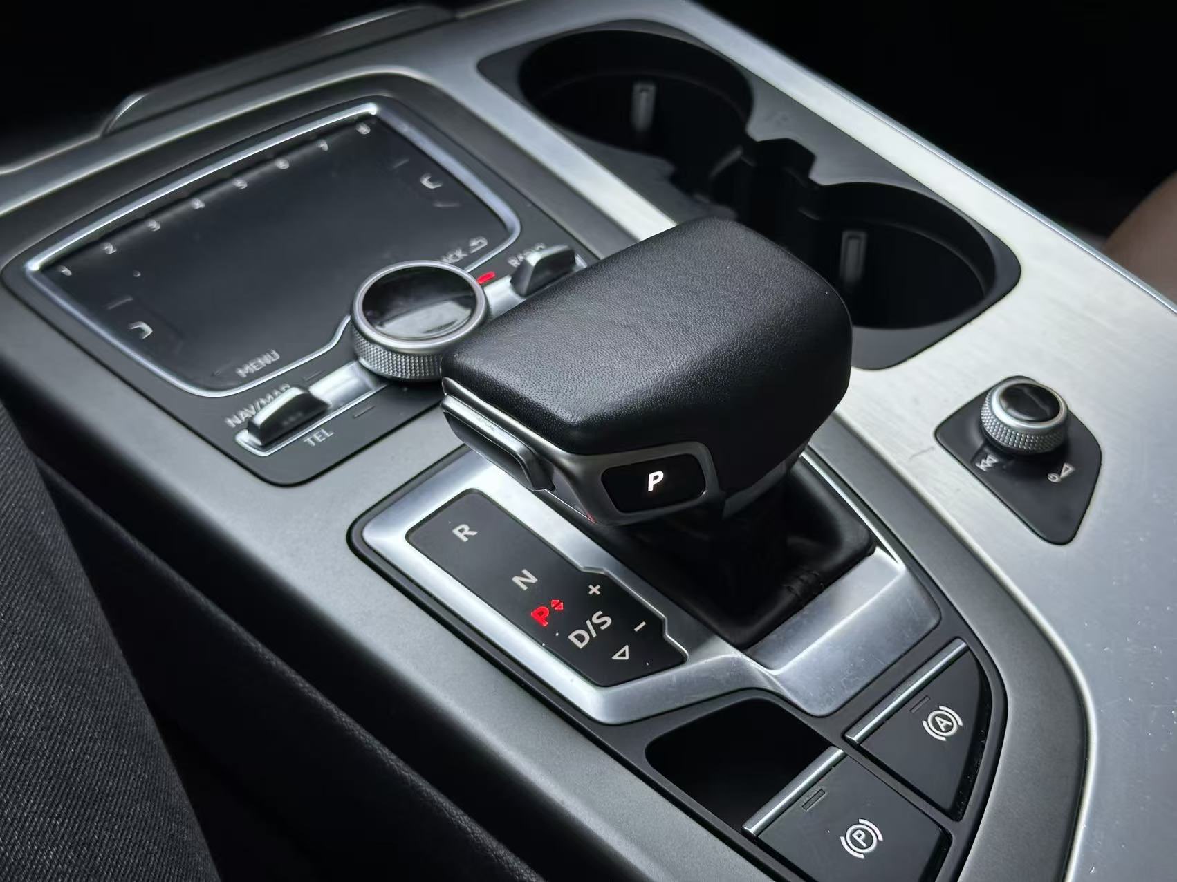 Audi Q7 New Energy 2019 car image #12