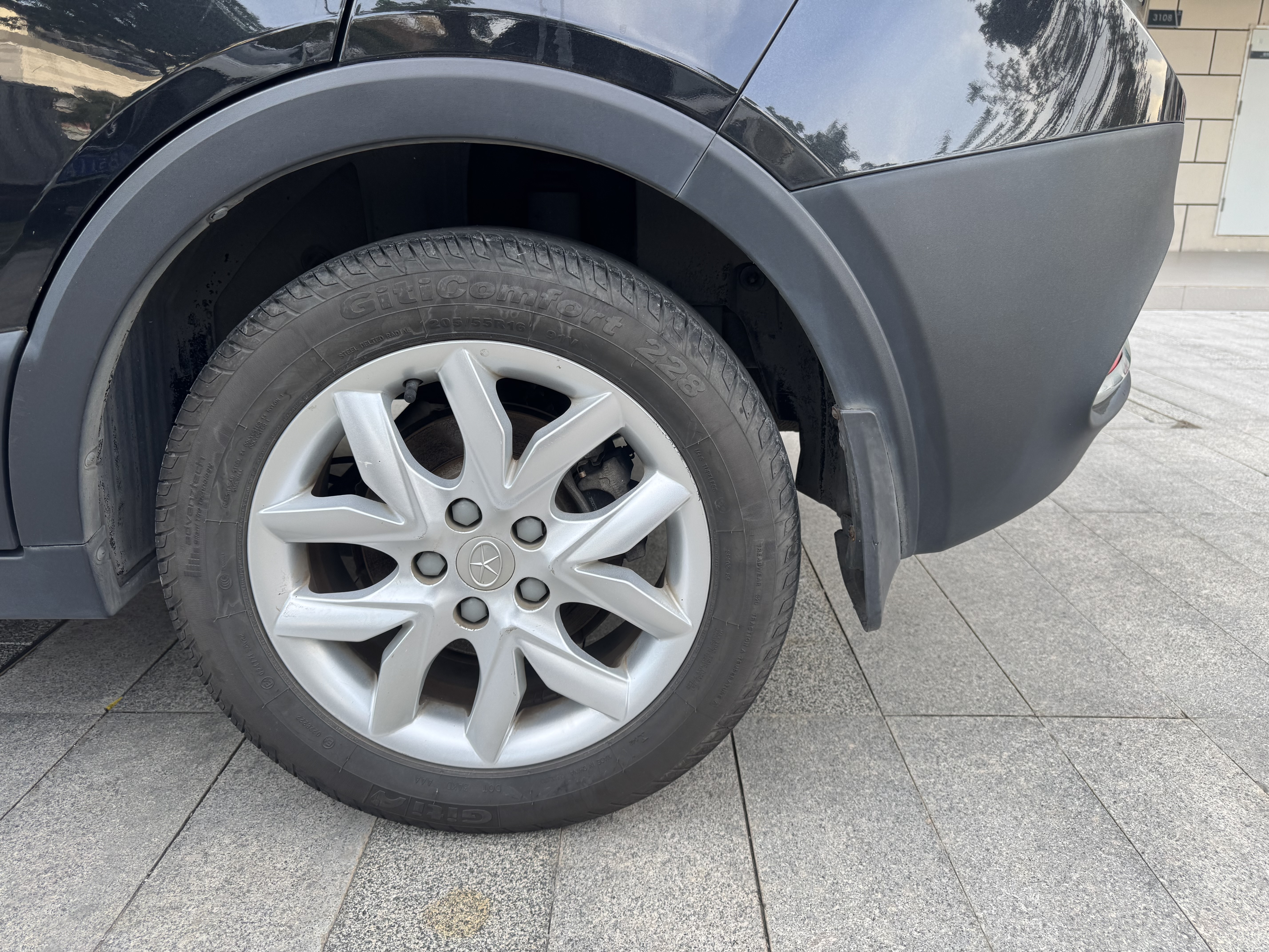 JAC 2015 #12 JAC 2015 car image #12