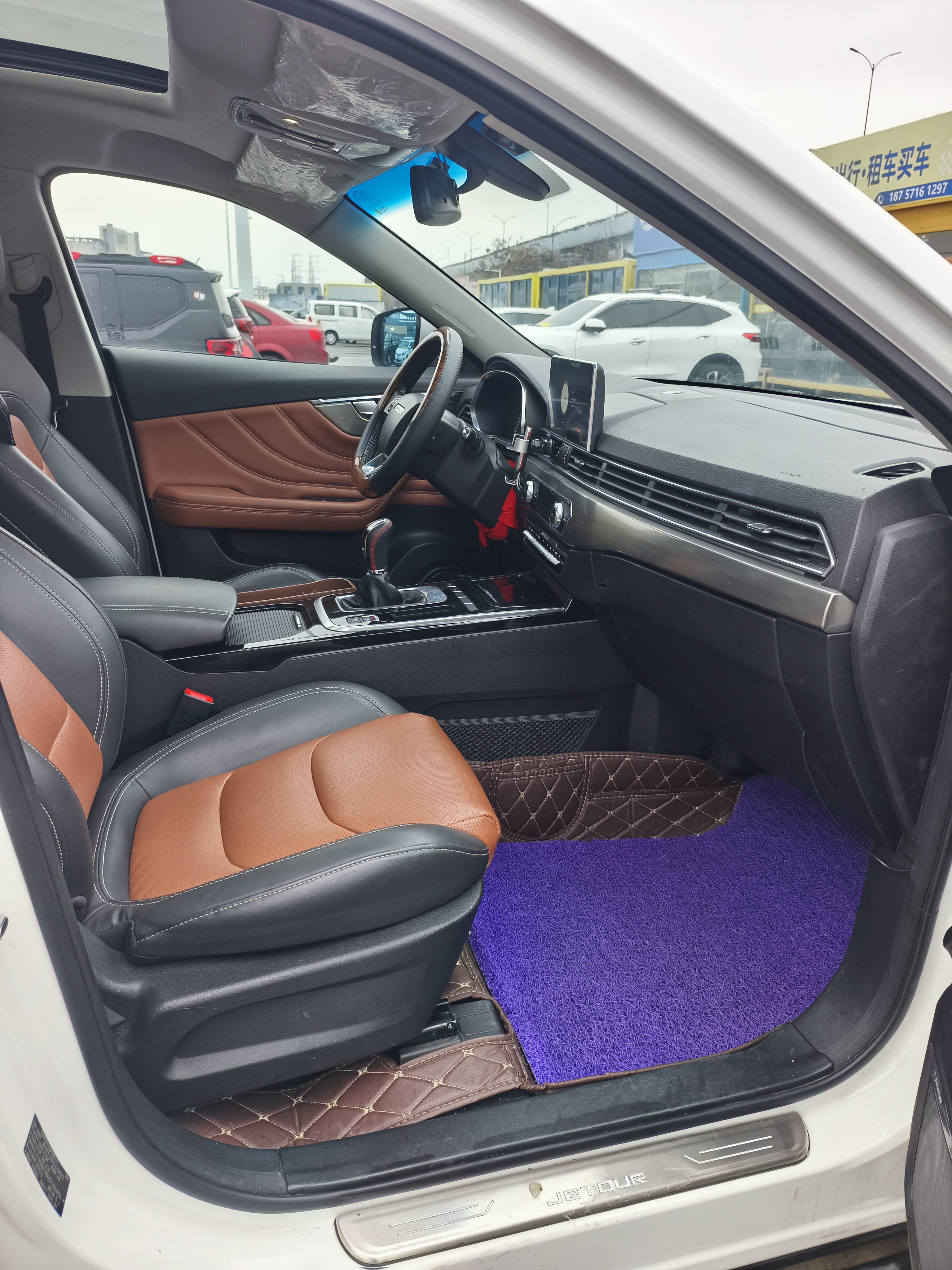 2019 car image #12