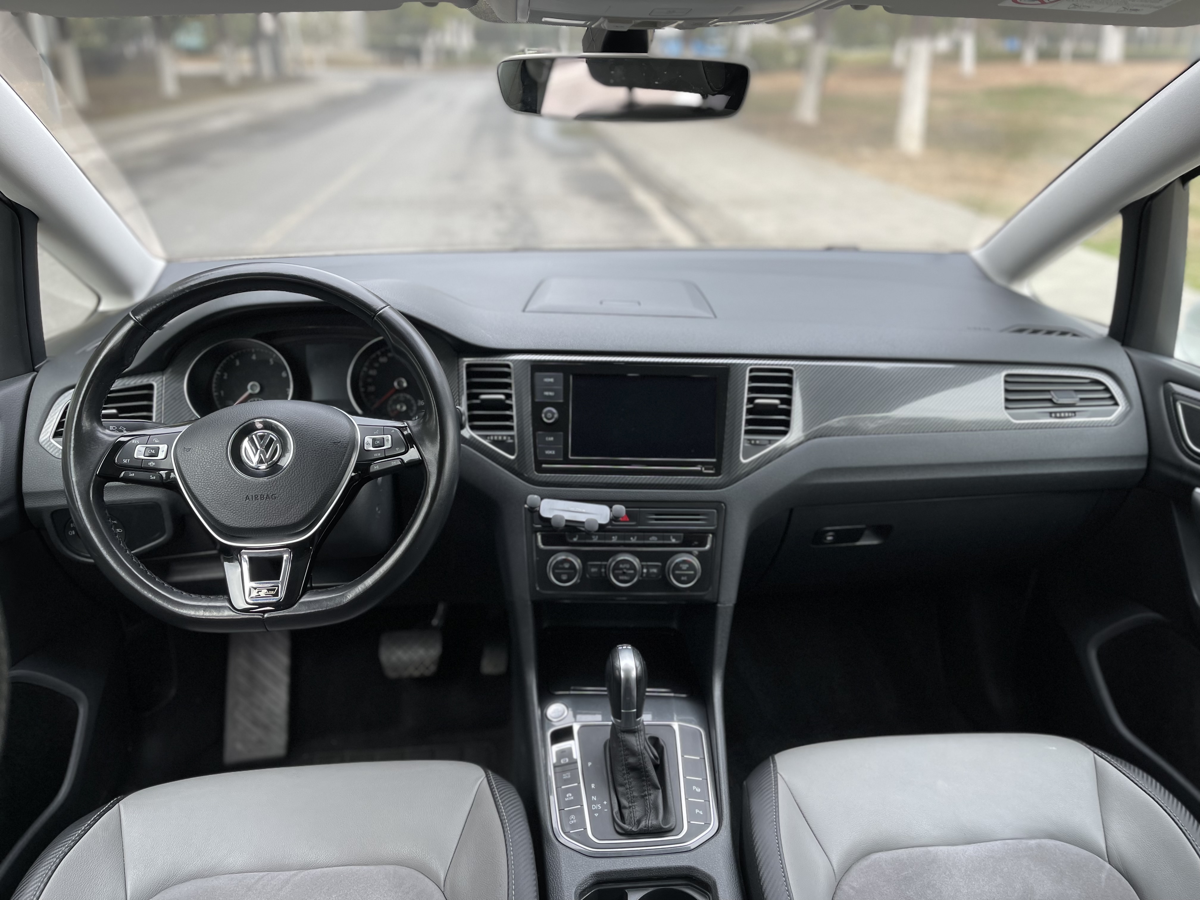 Volkswagen 2019 car image #12