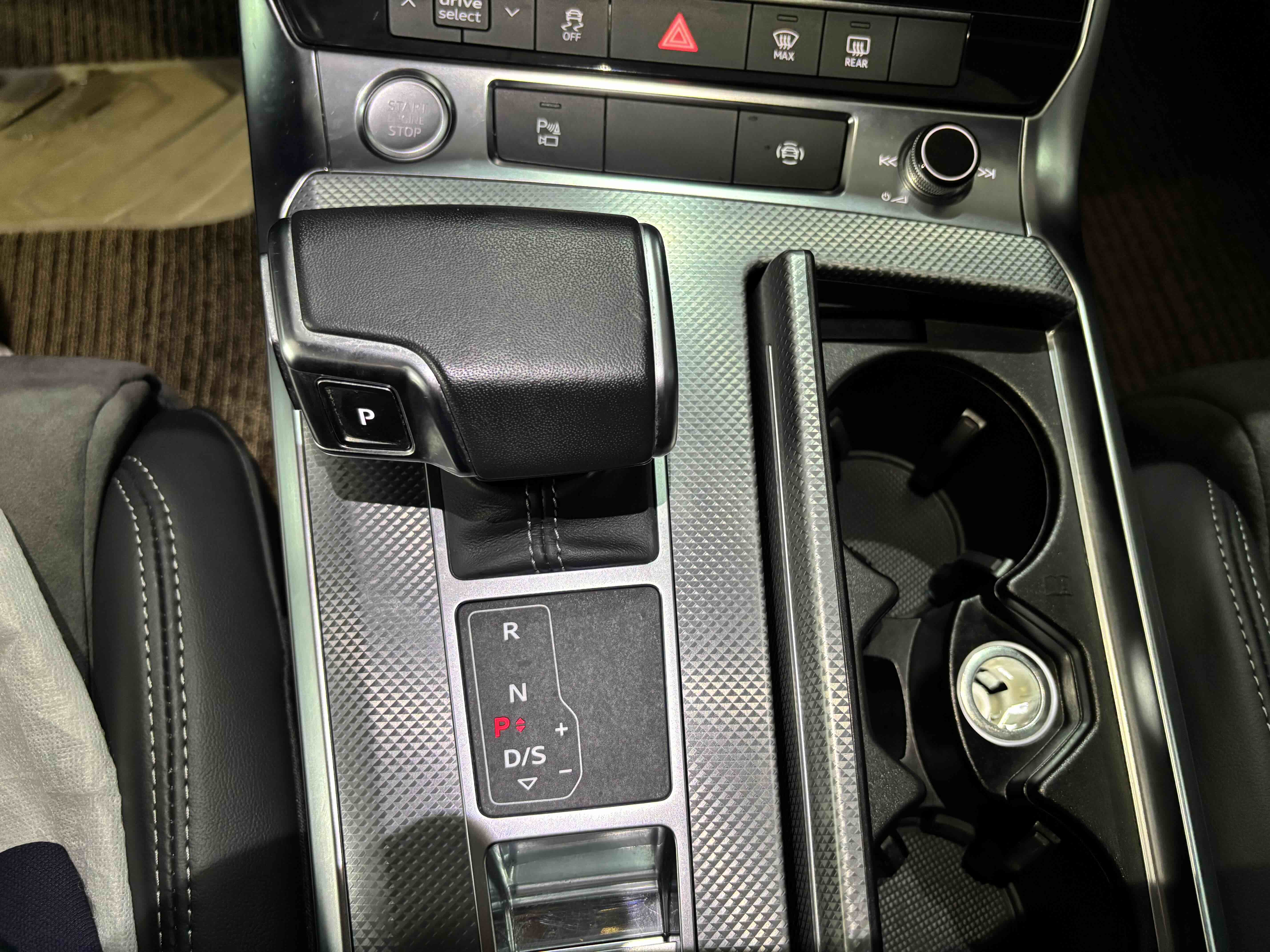 Audi A6L 2019 car image #12