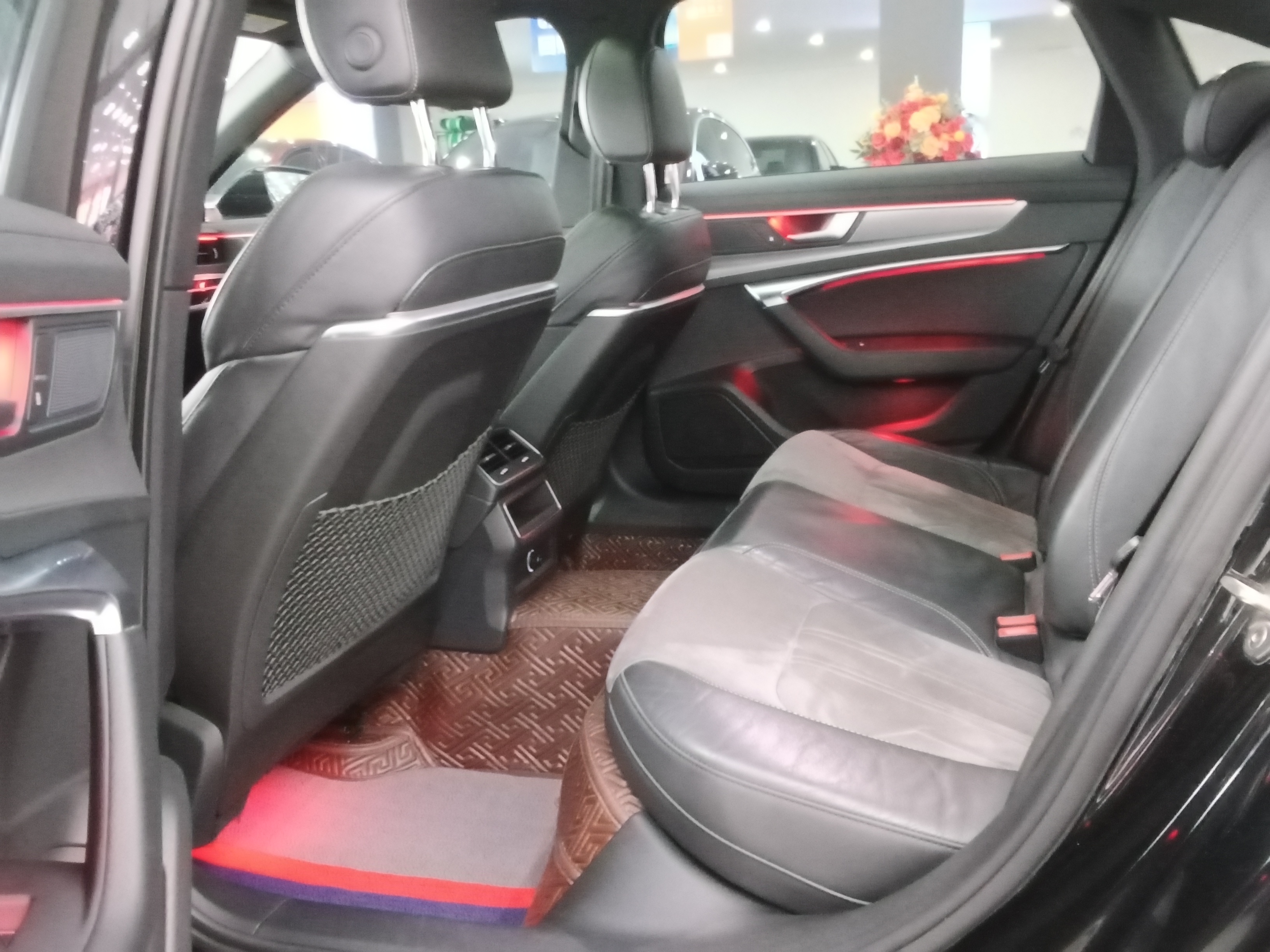 2020 car image #12