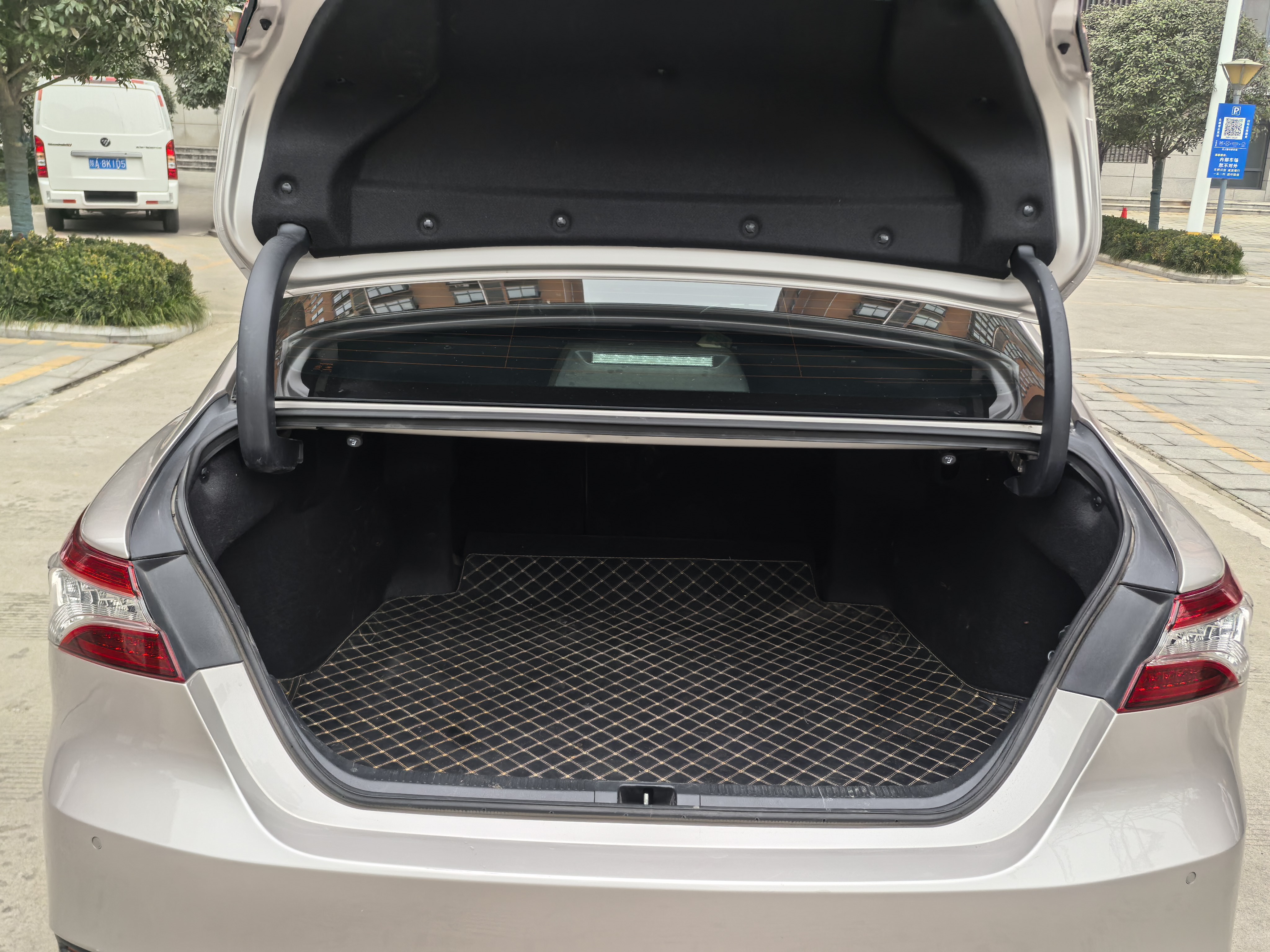 Toyota Camry 2020 car image #12