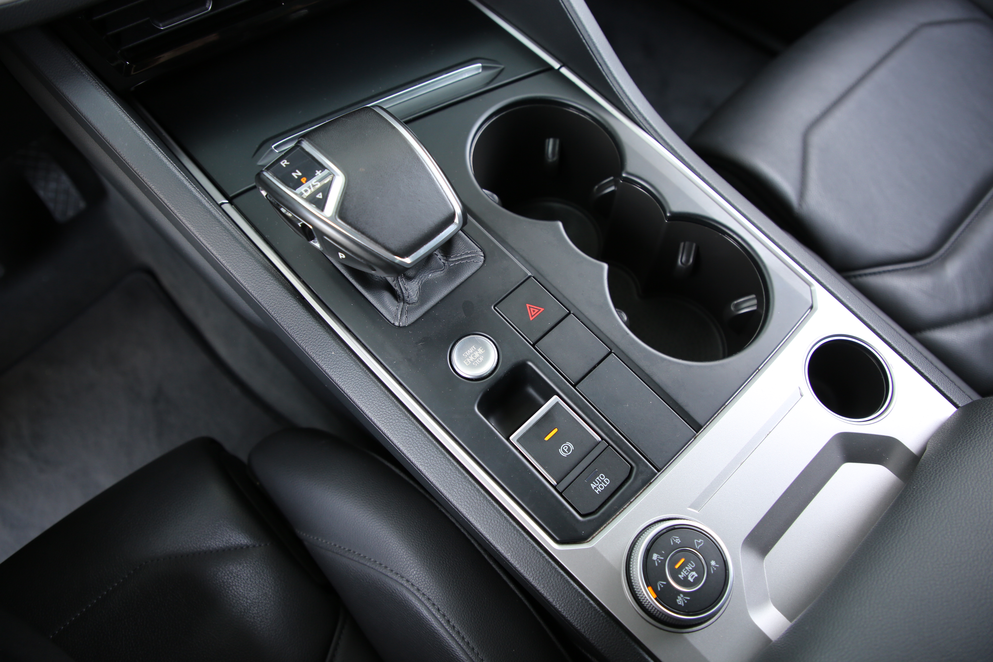 Volkswagen Touareg 2020 car image #12