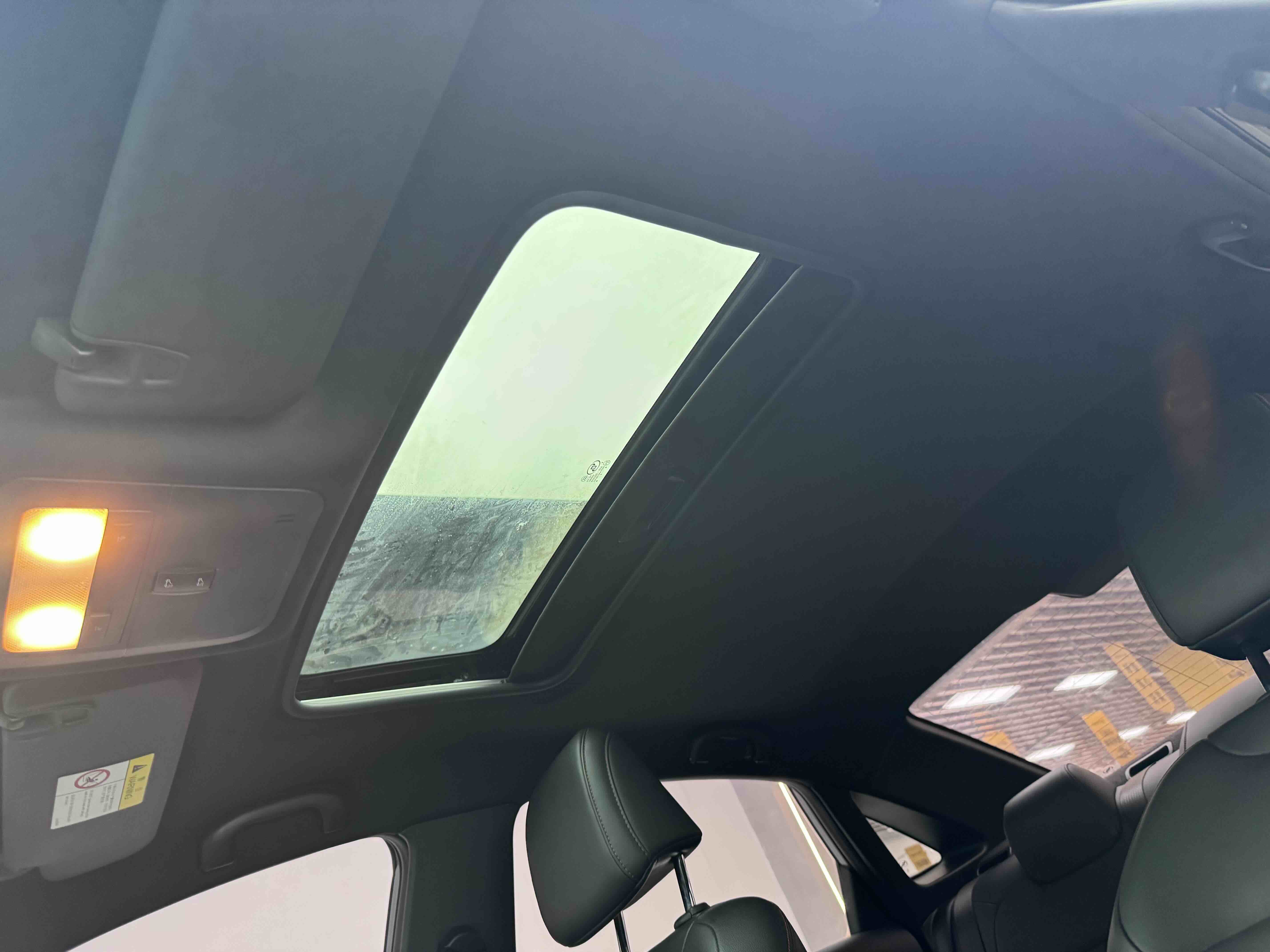 2019 car image #12