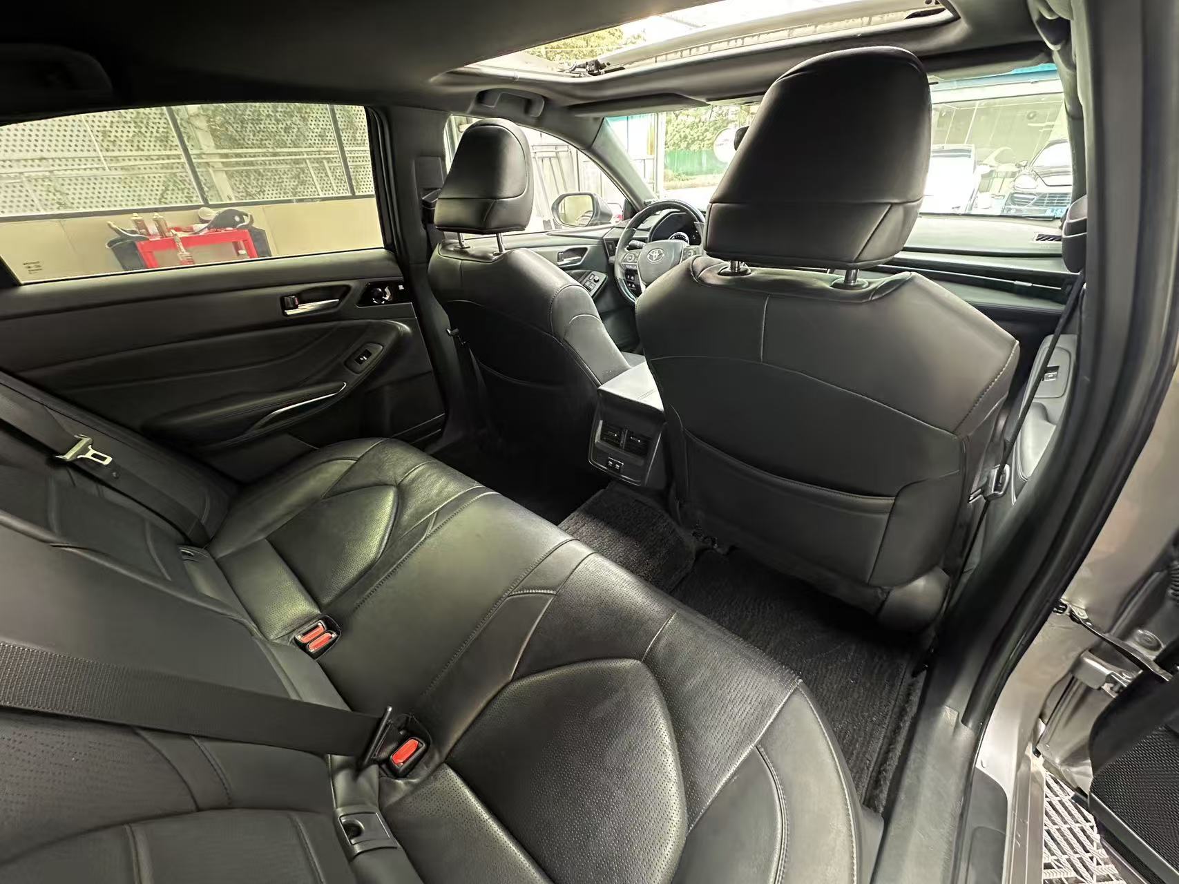 Toyota Avalon 2020 car image #12