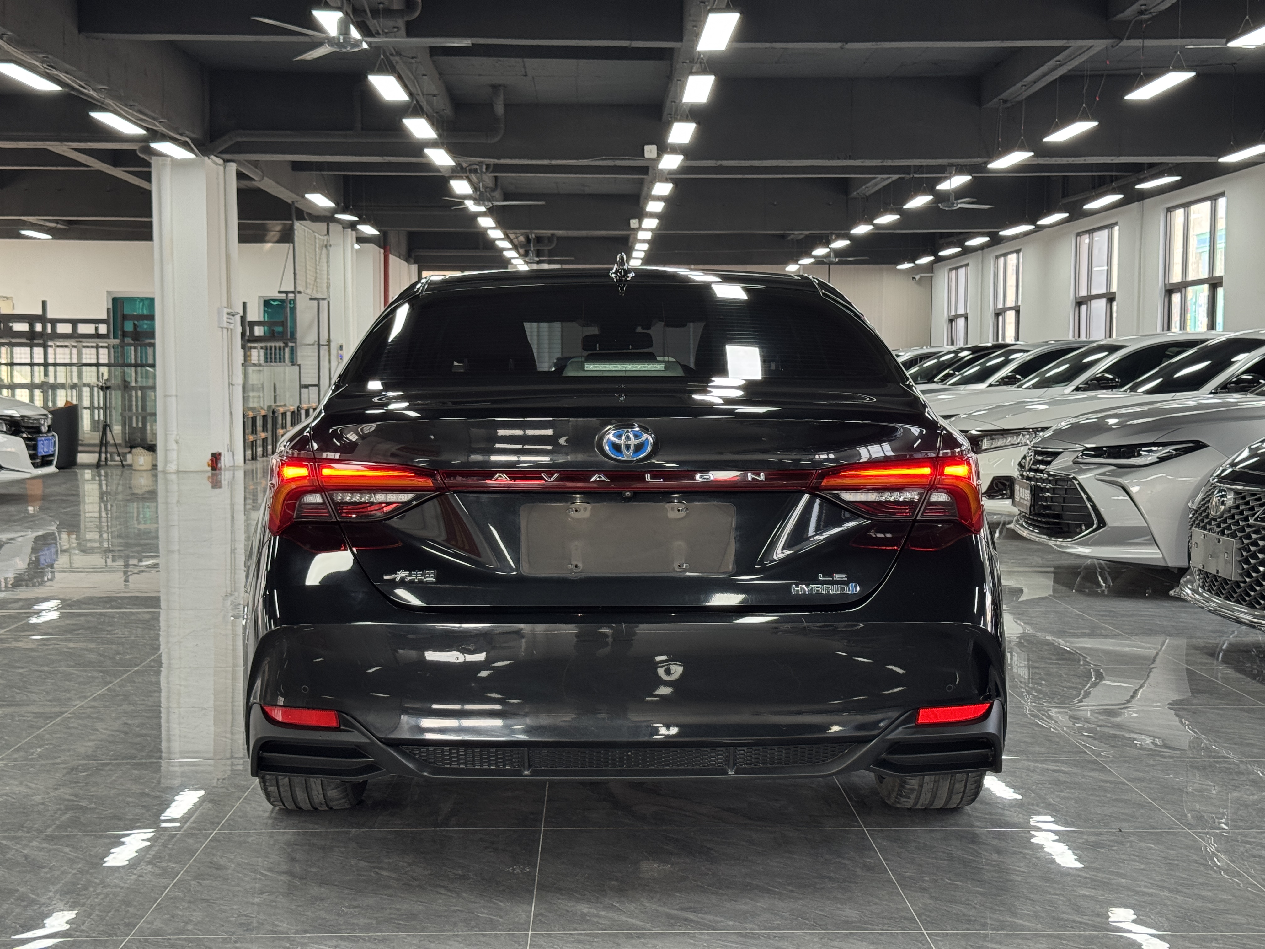 Toyota Avalon 2019 car image #12