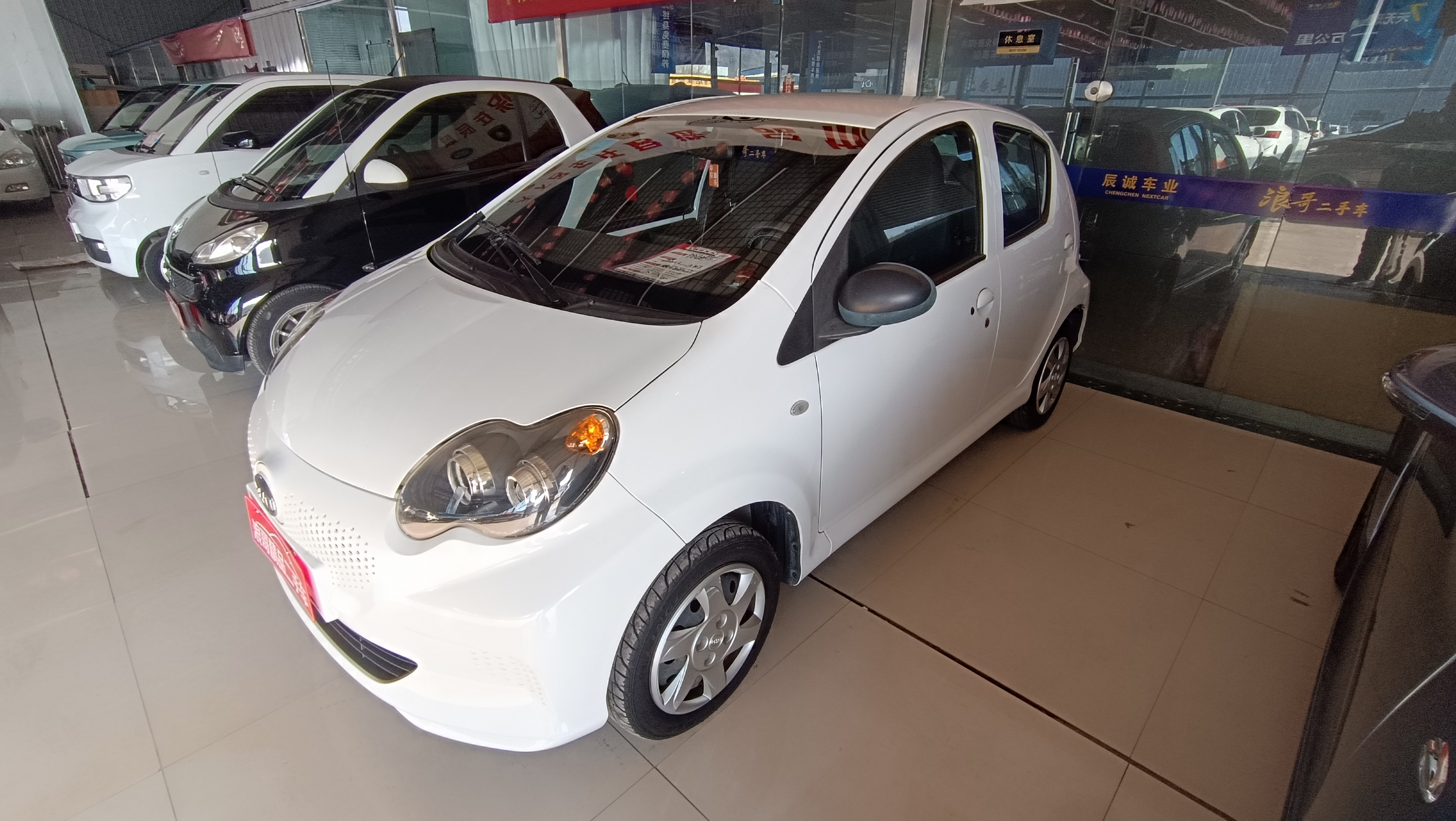 BYD e1 2020 #12 BYD e1 2020 car image #12