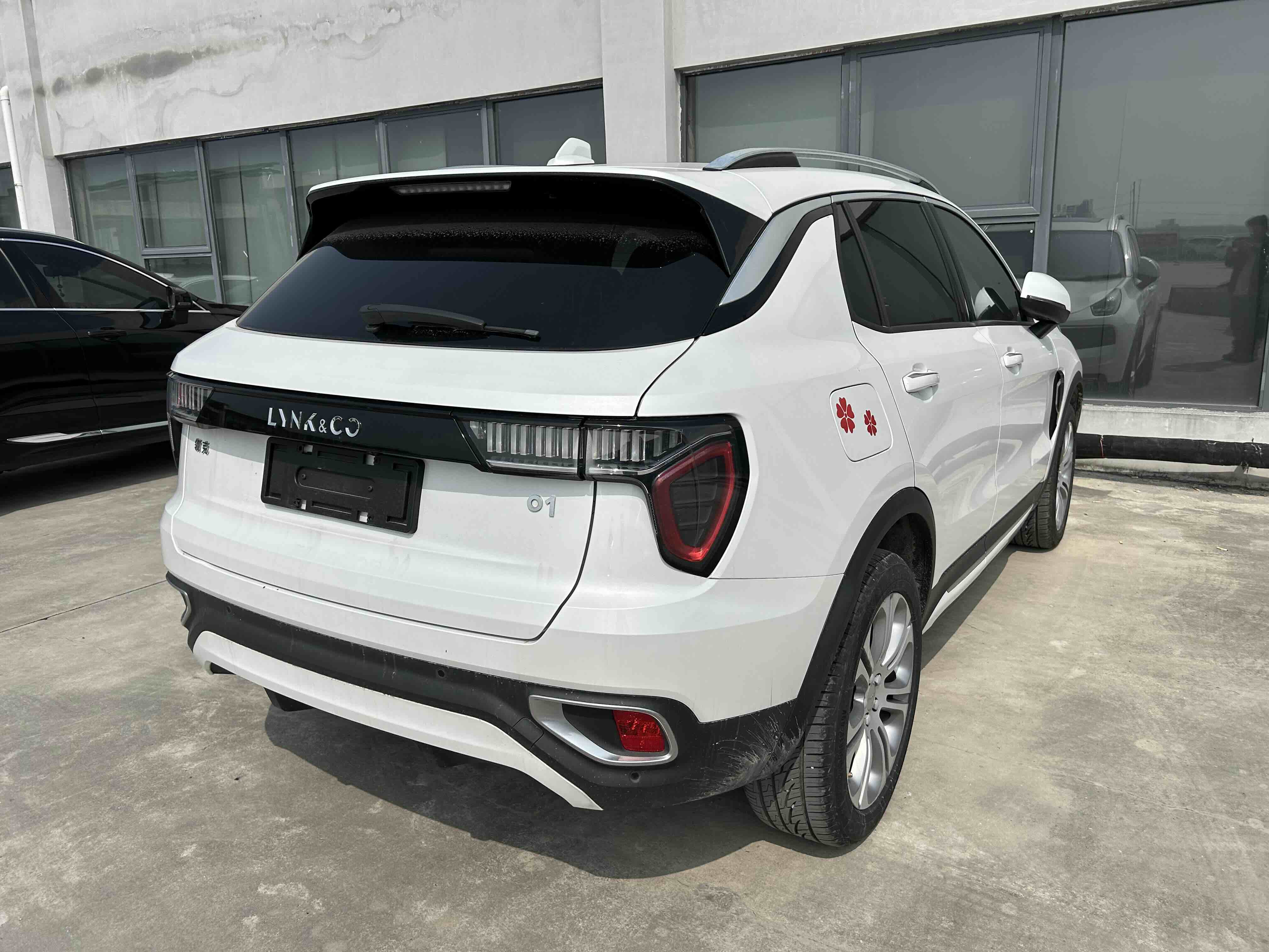 Lynk & Co 2019 car image #12