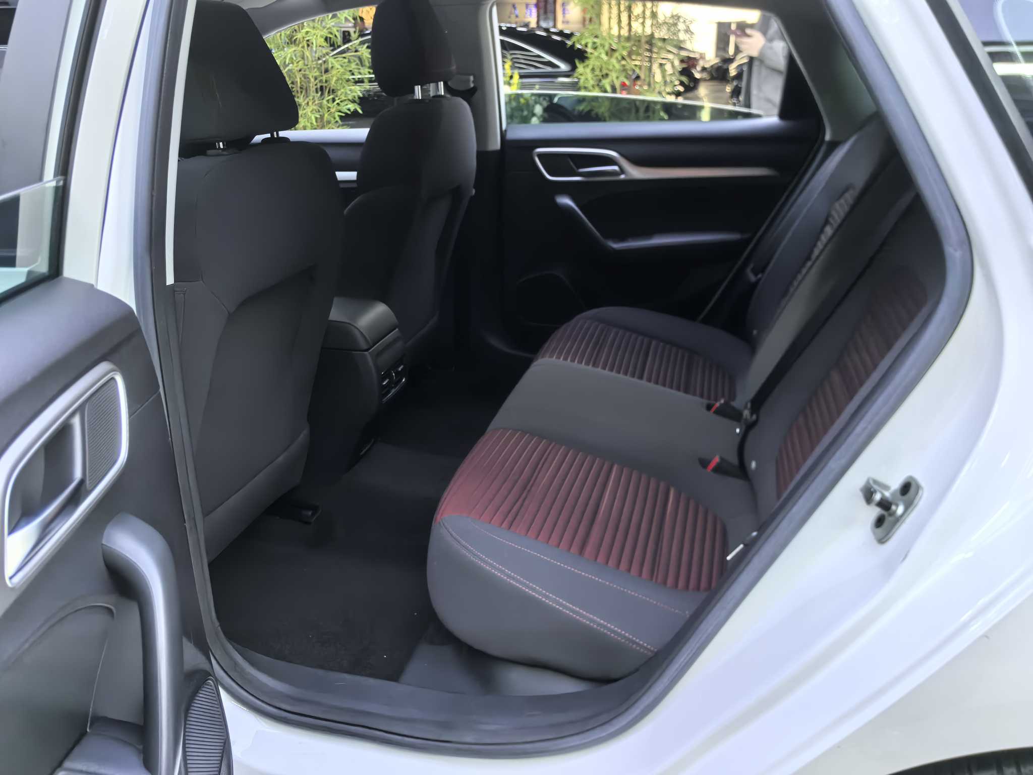 6 2020 car image #12