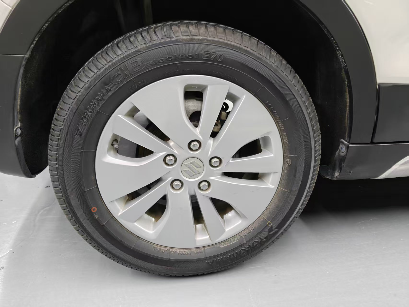 Suzuki S-Cross 2015 صورة سيارة #12