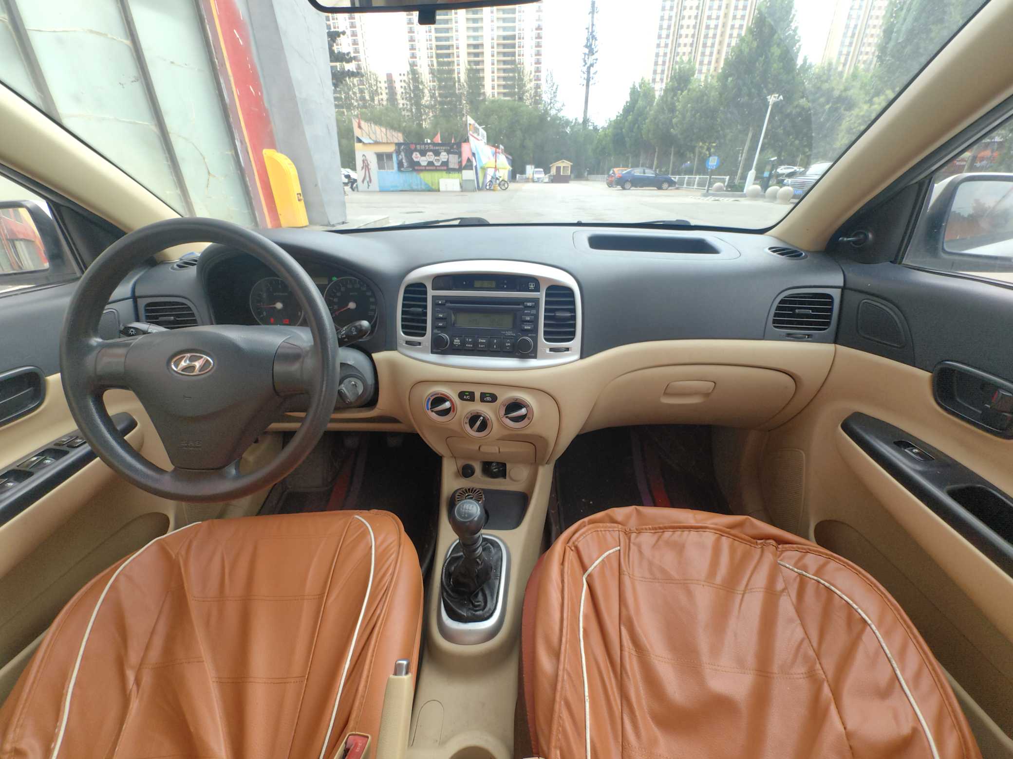 Hyundai Accent 2010 car image #12