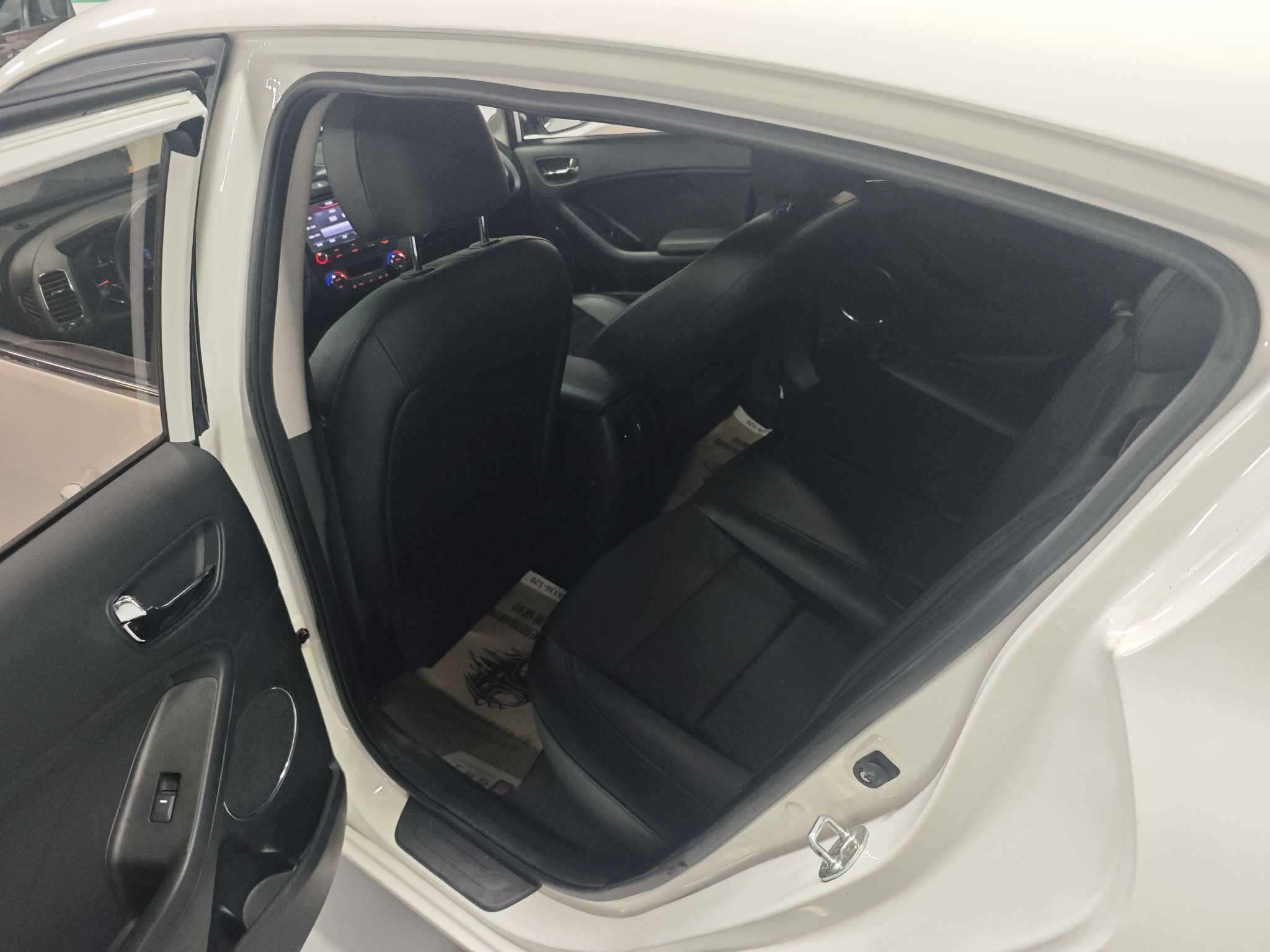 Kia Forte Koup 2014 car image #12