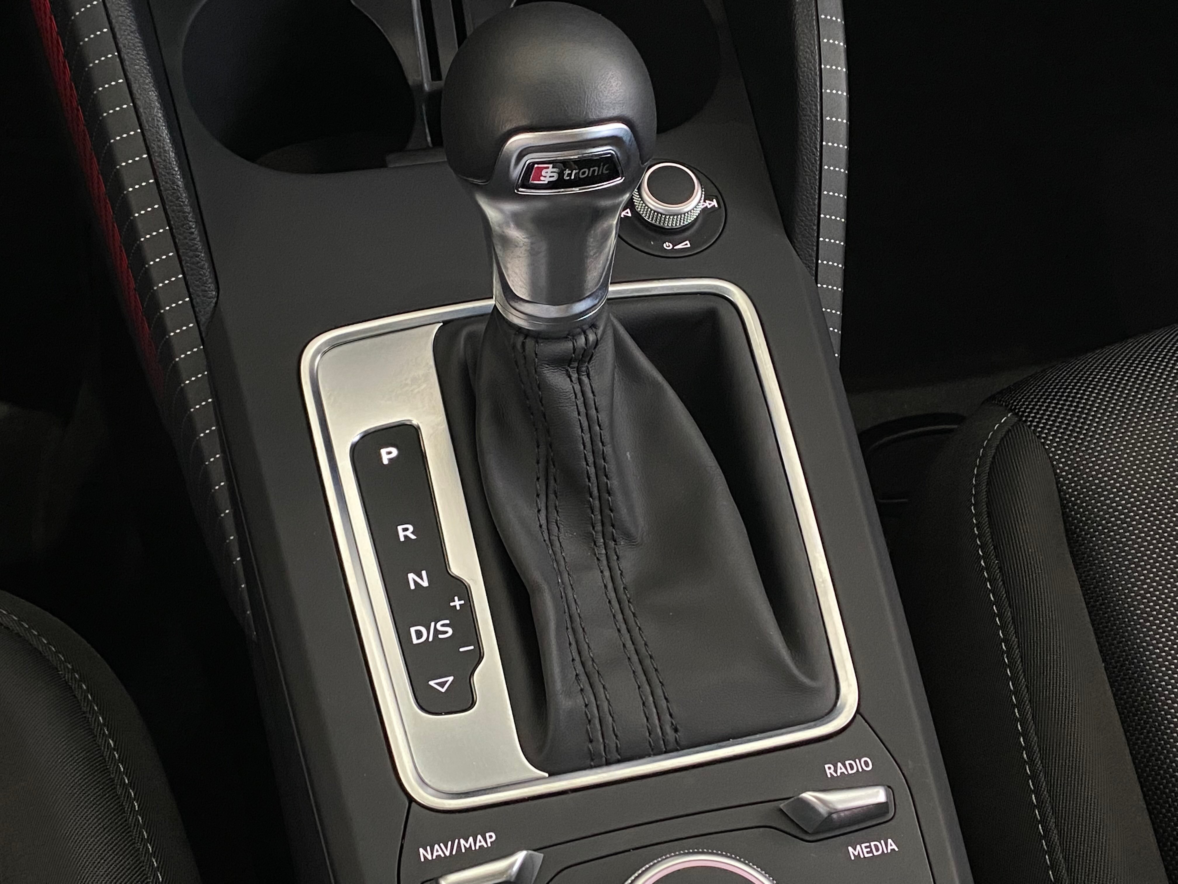 Audi Q2L 2020 #12 Audi Q2L 2020 car image #12