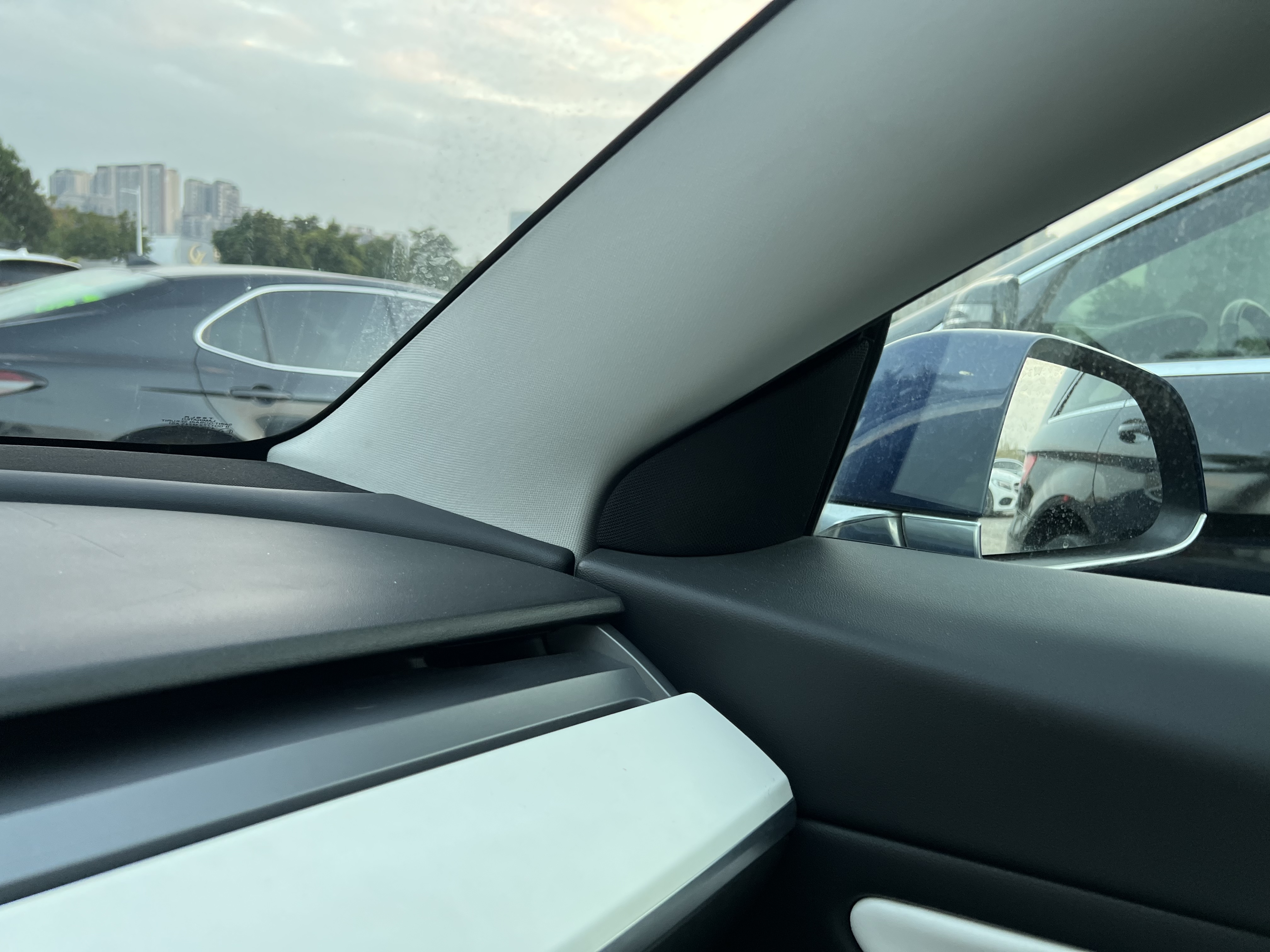 Tesla Model 3 2020 car image #12