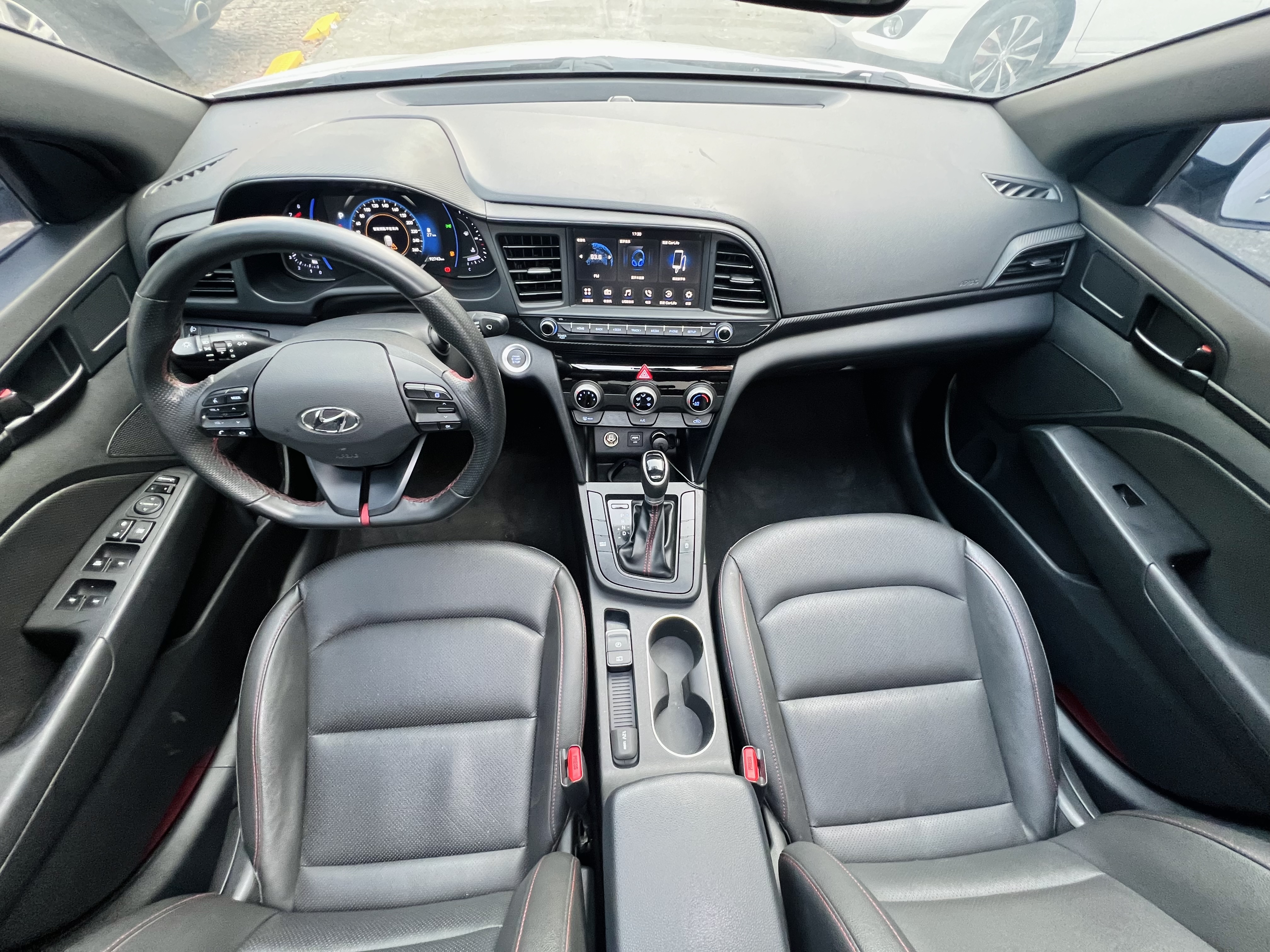 Hyundai Elantra AD 2019 car image #12