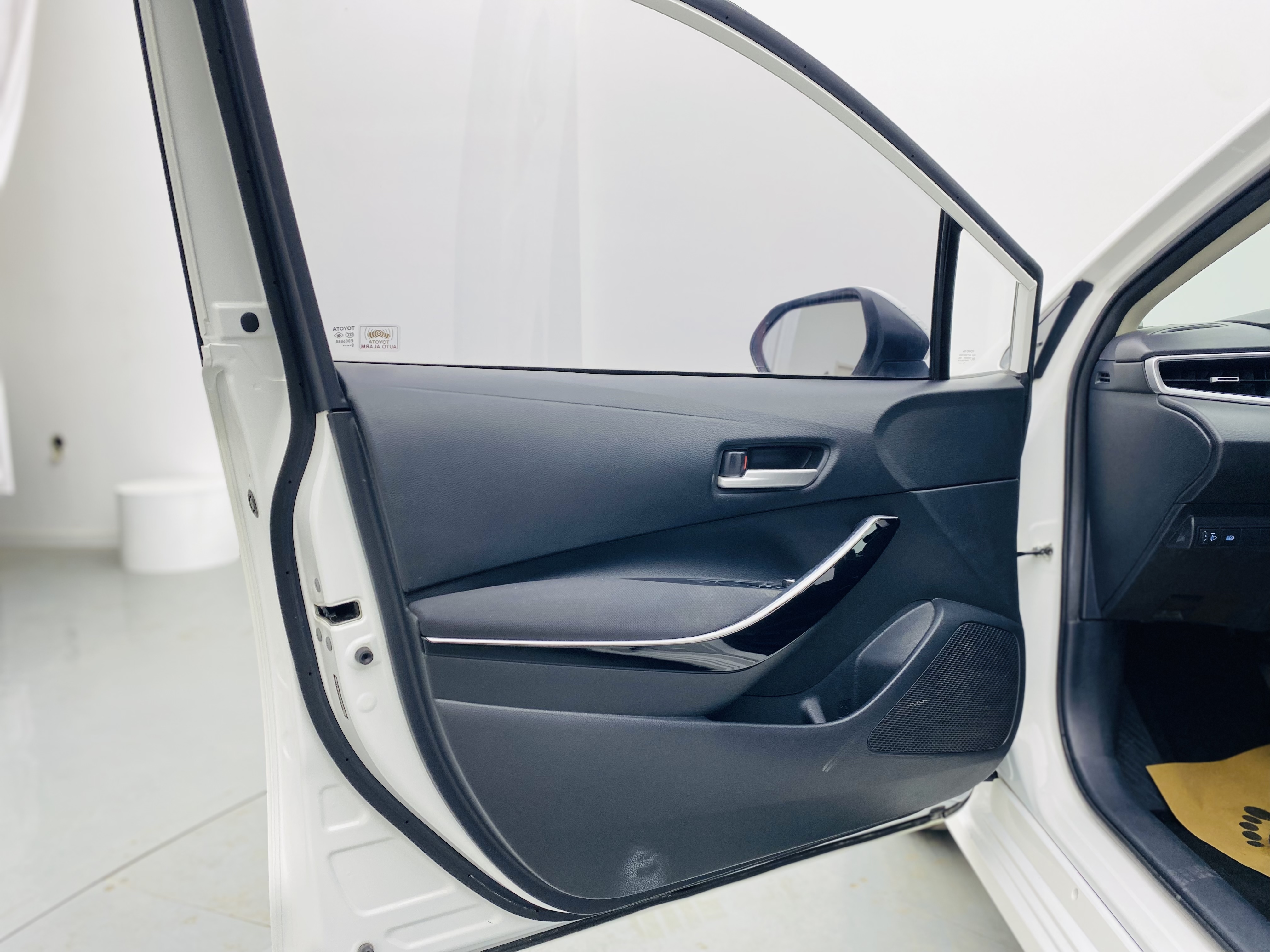 Toyota Corolla 2019 #12 Toyota Corolla 2019 car image #12