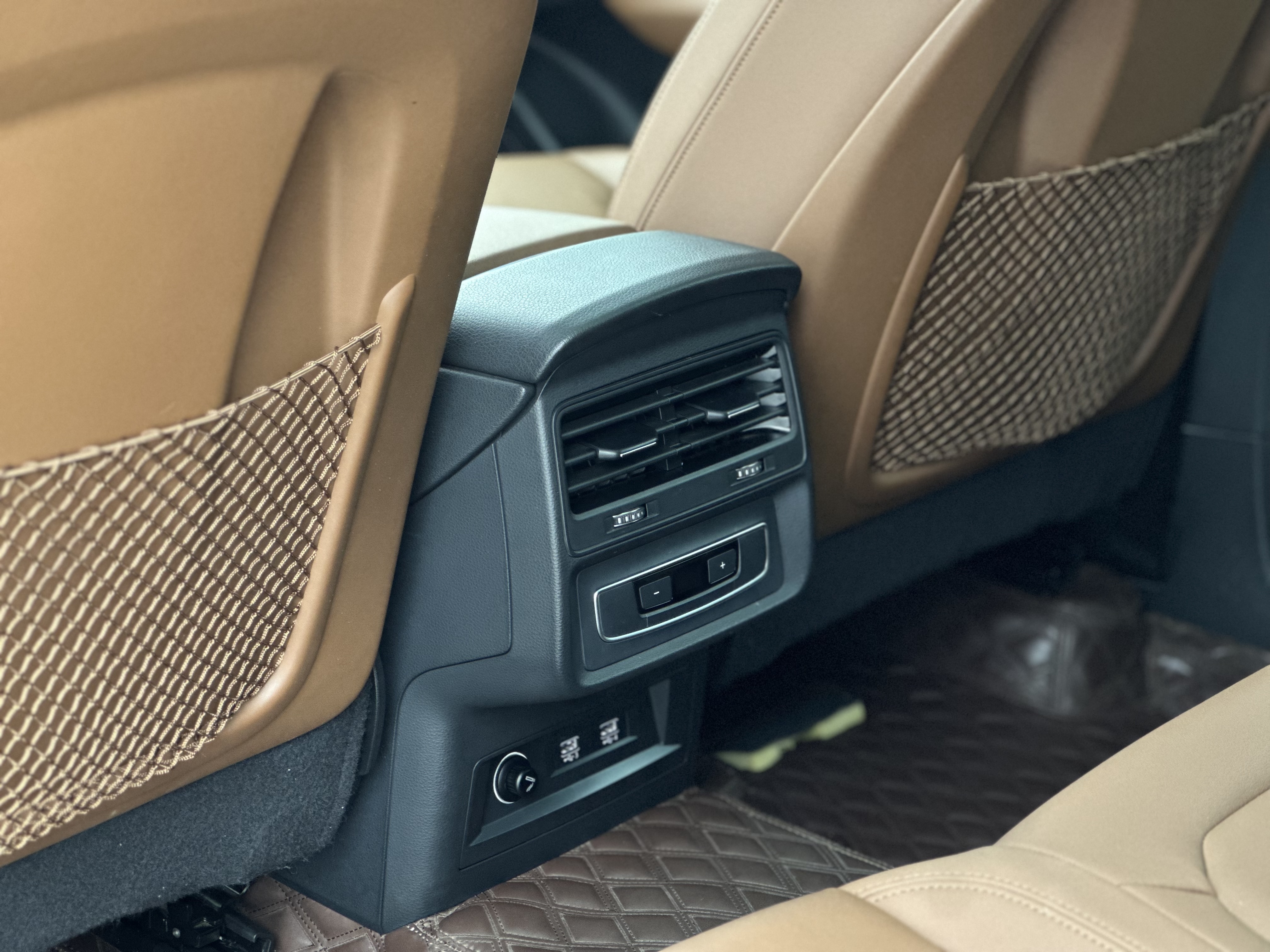 Audi Q8 2021 car image #12